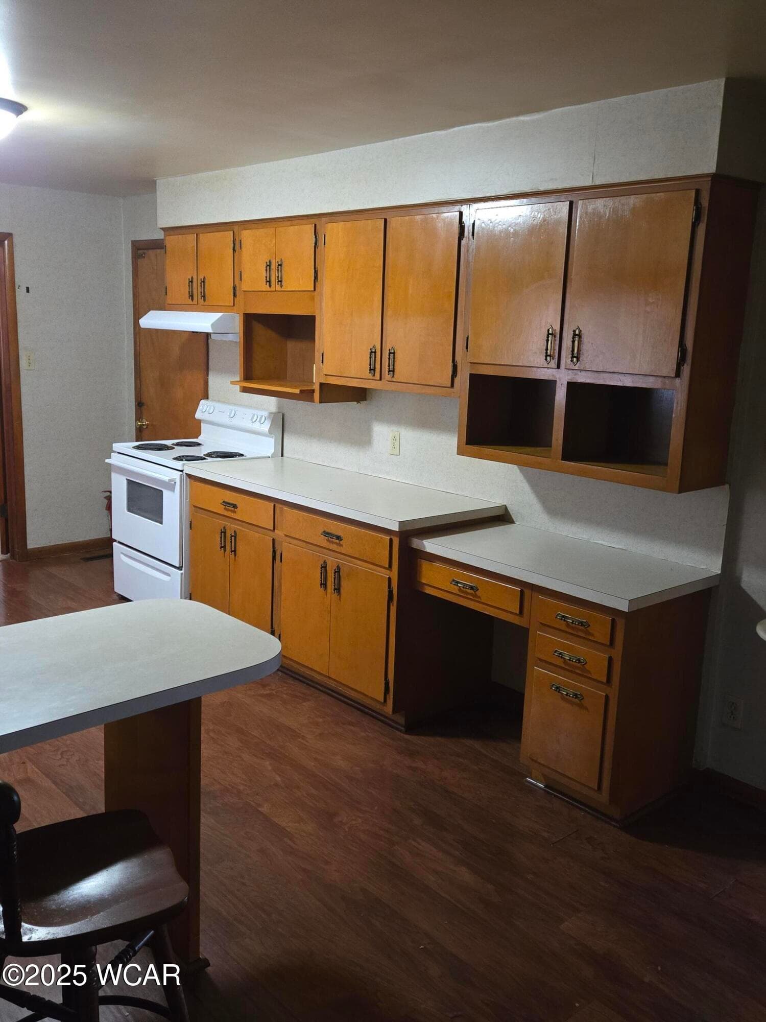 916 Main photo 5
