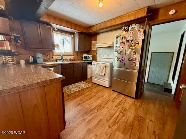 112 East St photo 2