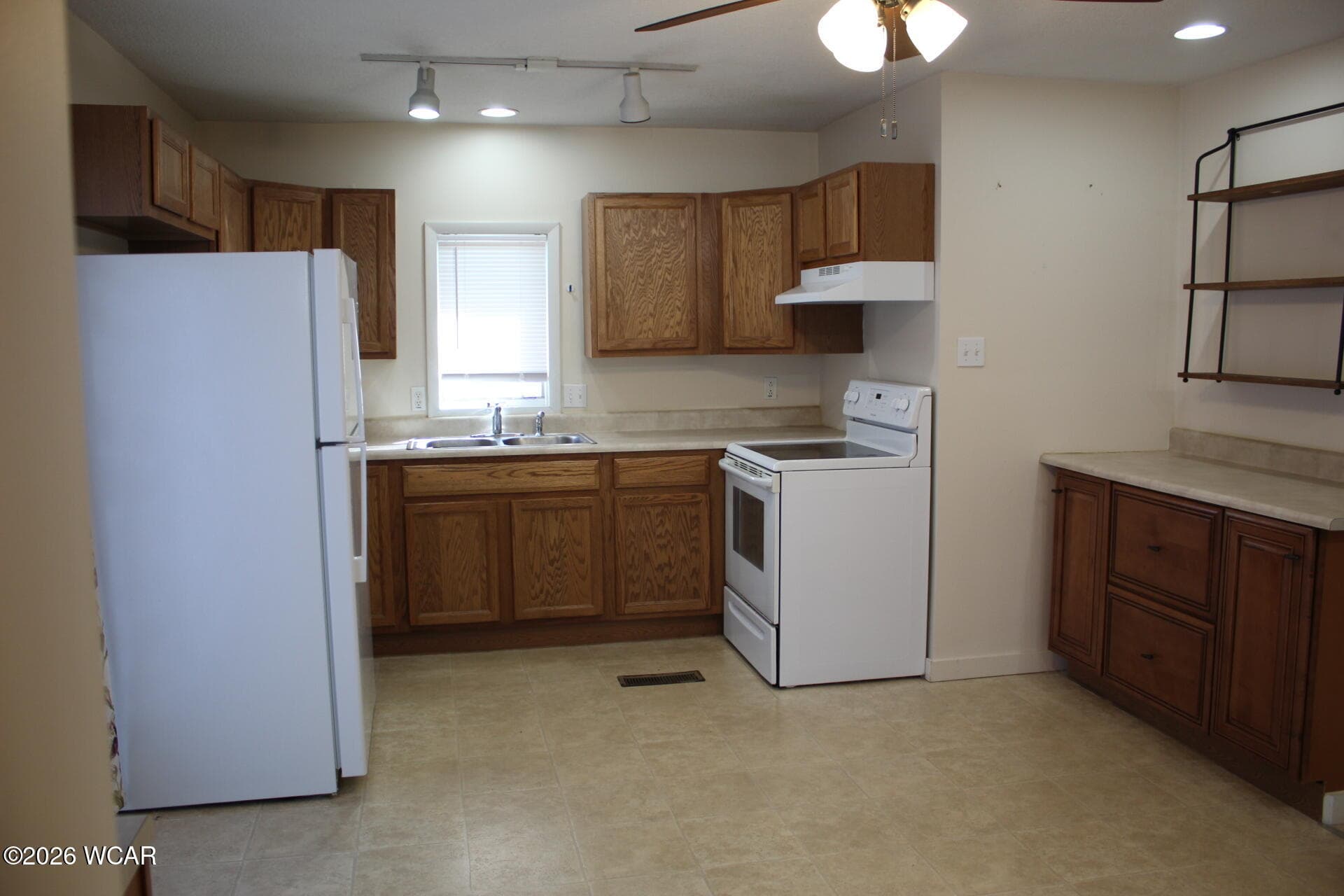 510 Lehr photo 5