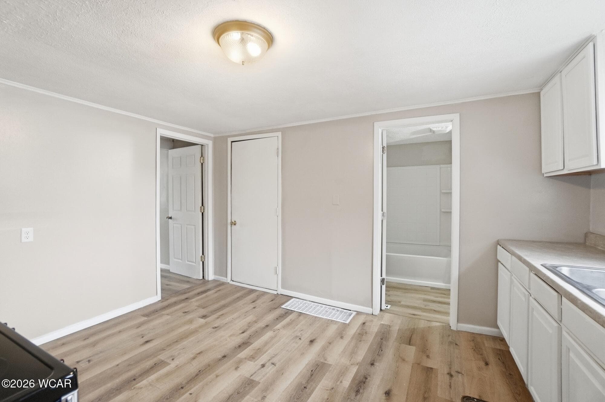 606 West photo 4