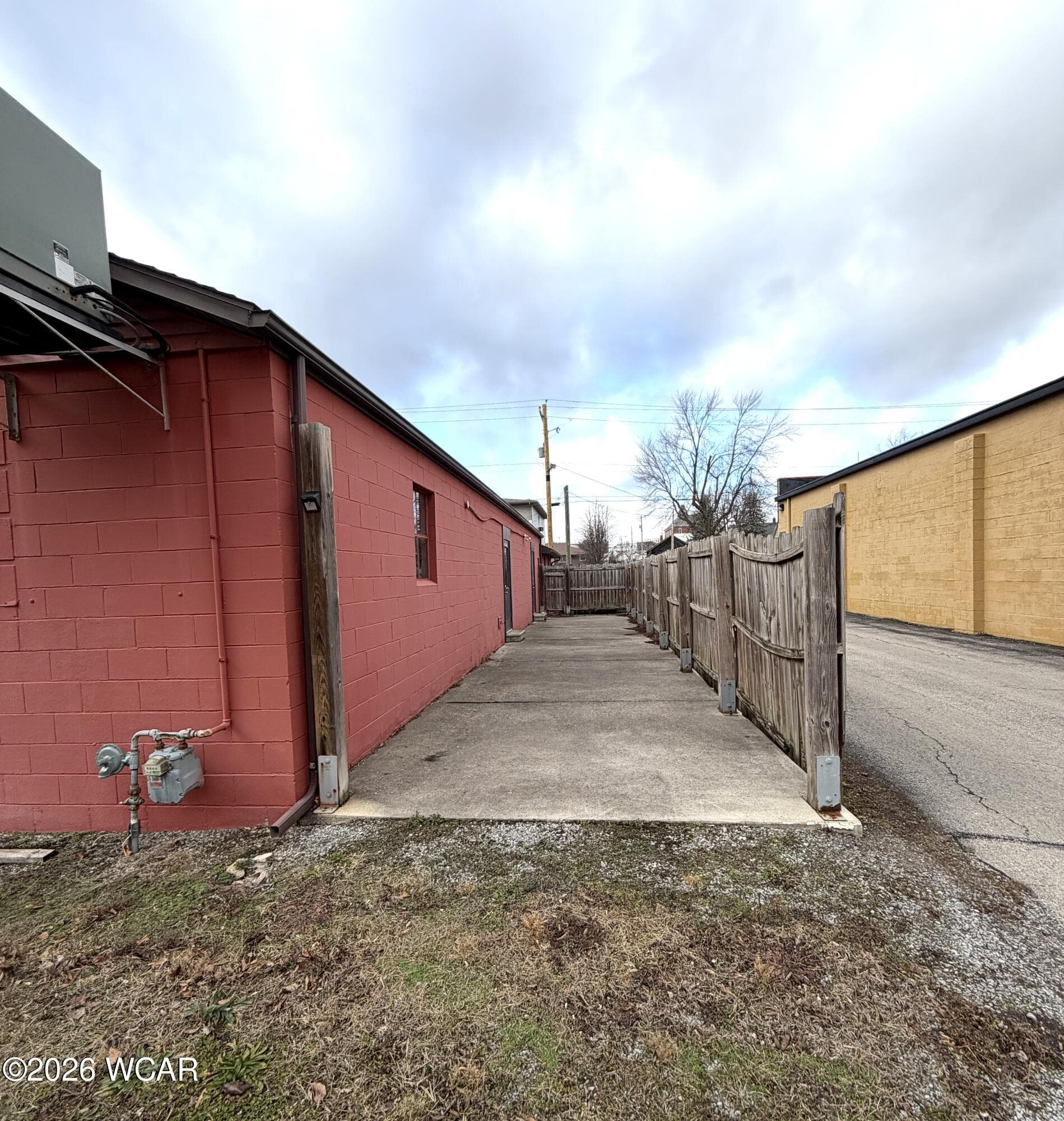 142 Vance photo 3