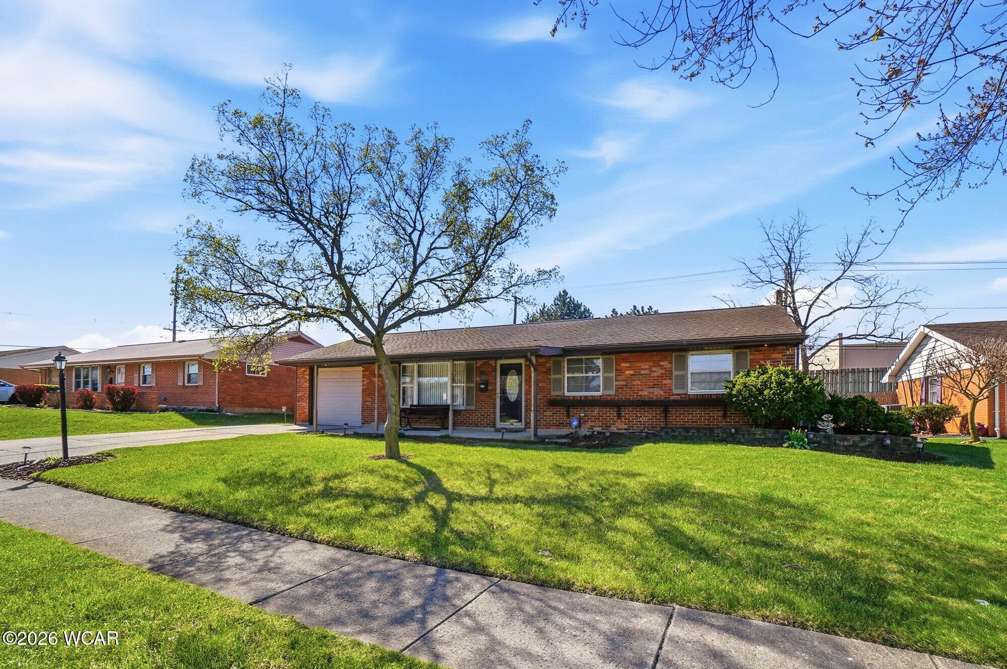 2425 Windsor photo 3