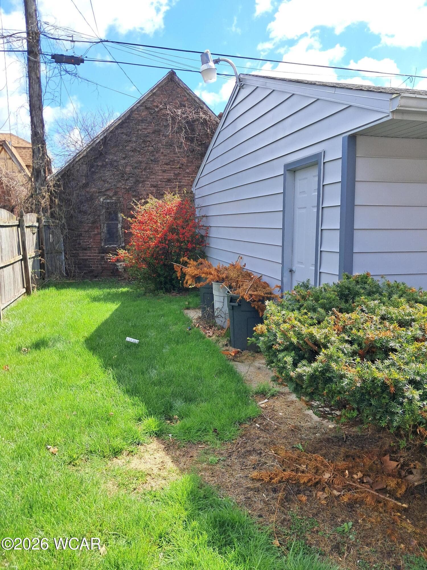 2106 Parkdale photo 3