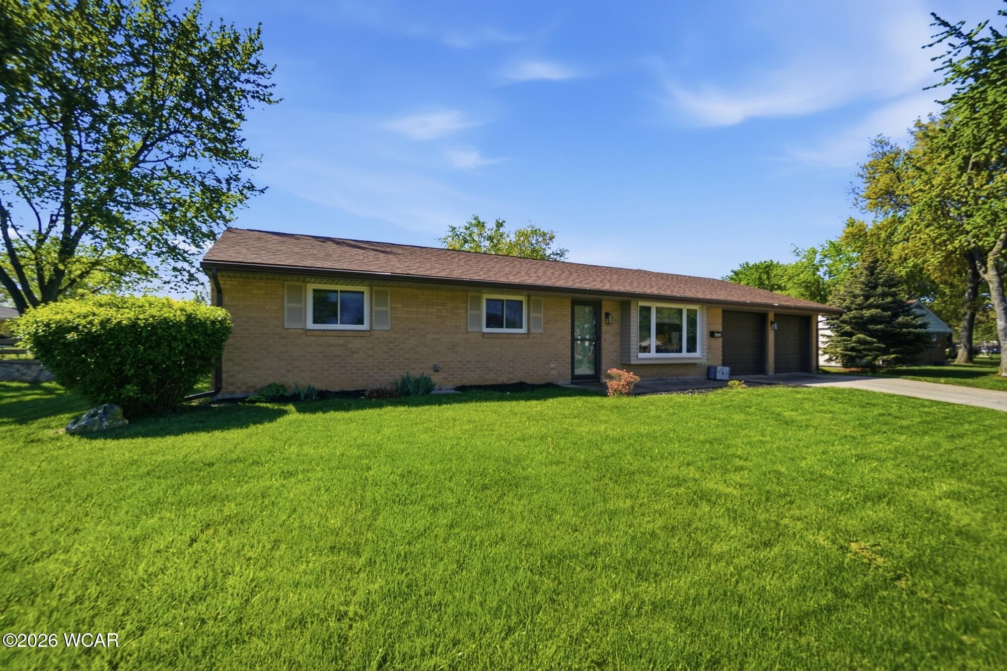 2555 Sherwood photo 3