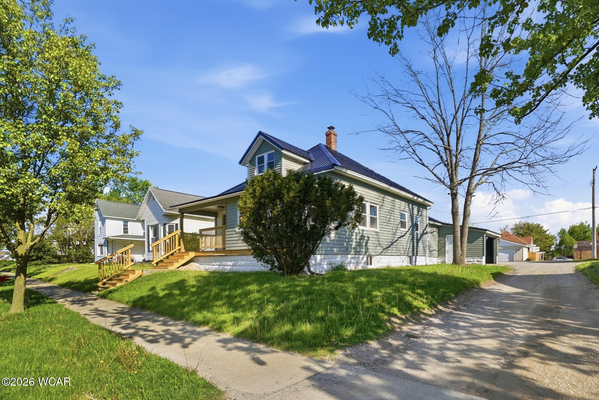 616 Benton photo 3