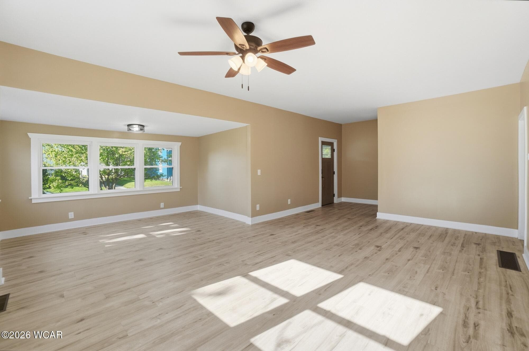 616 Benton photo 4
