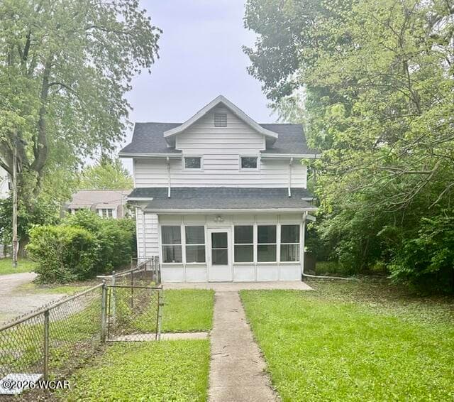316 Lincoln photo 4