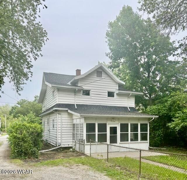 316 Lincoln photo 3