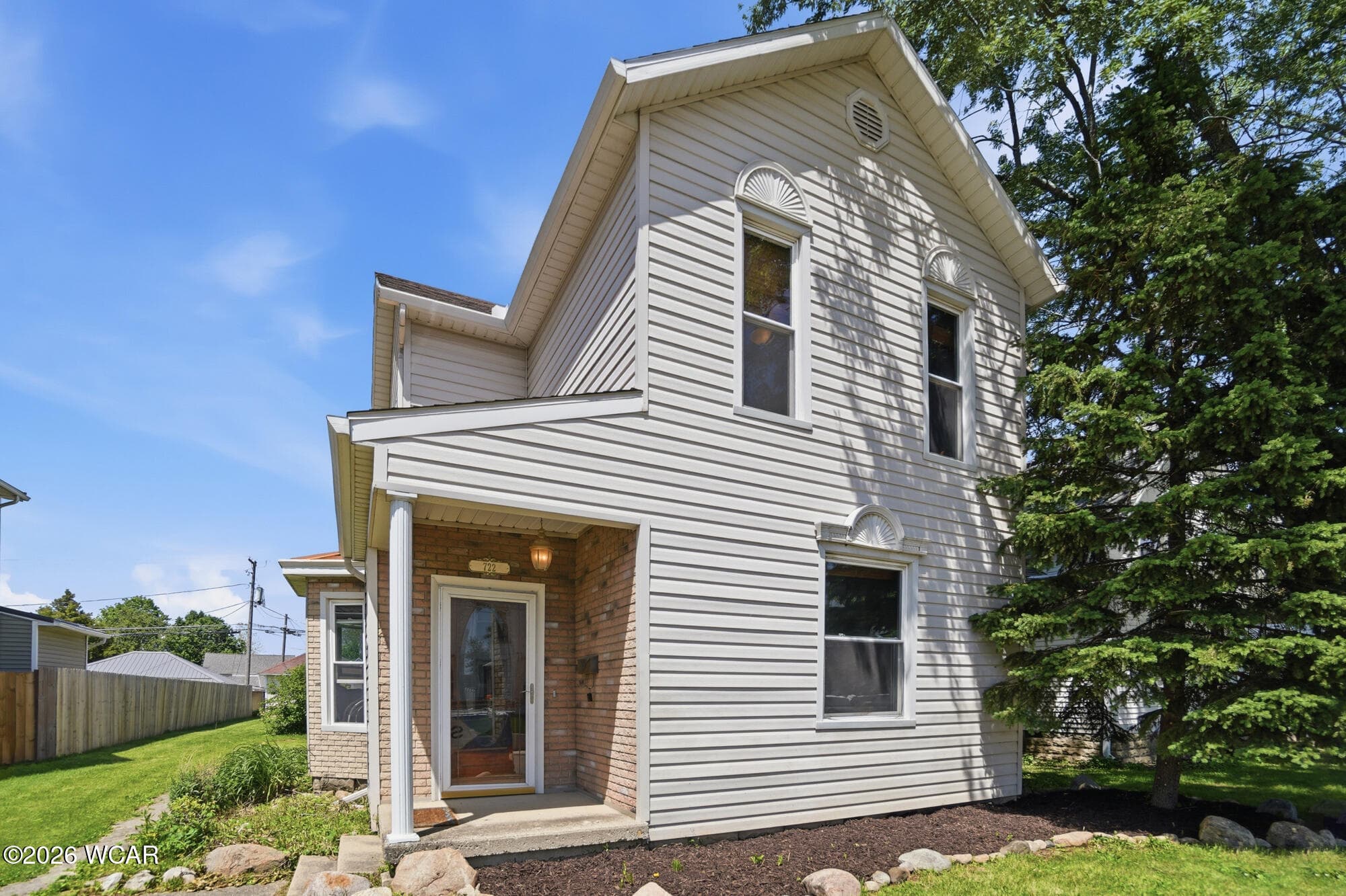 722 Spring photo 3