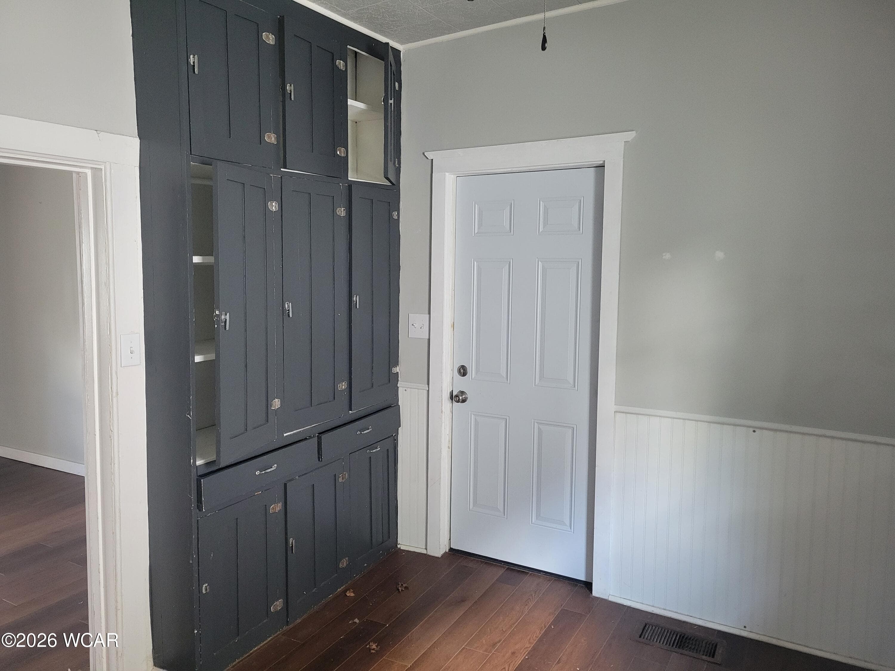 210 Gilbert photo 5
