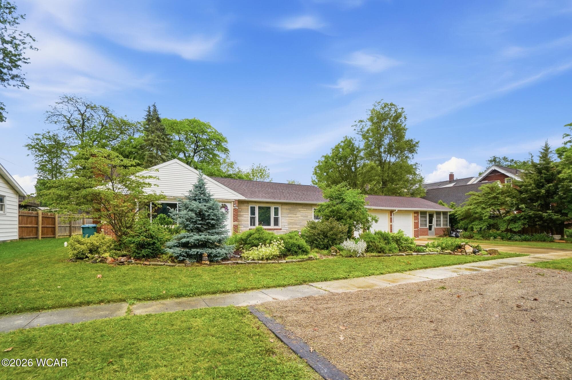 445 Glenwood photo 4