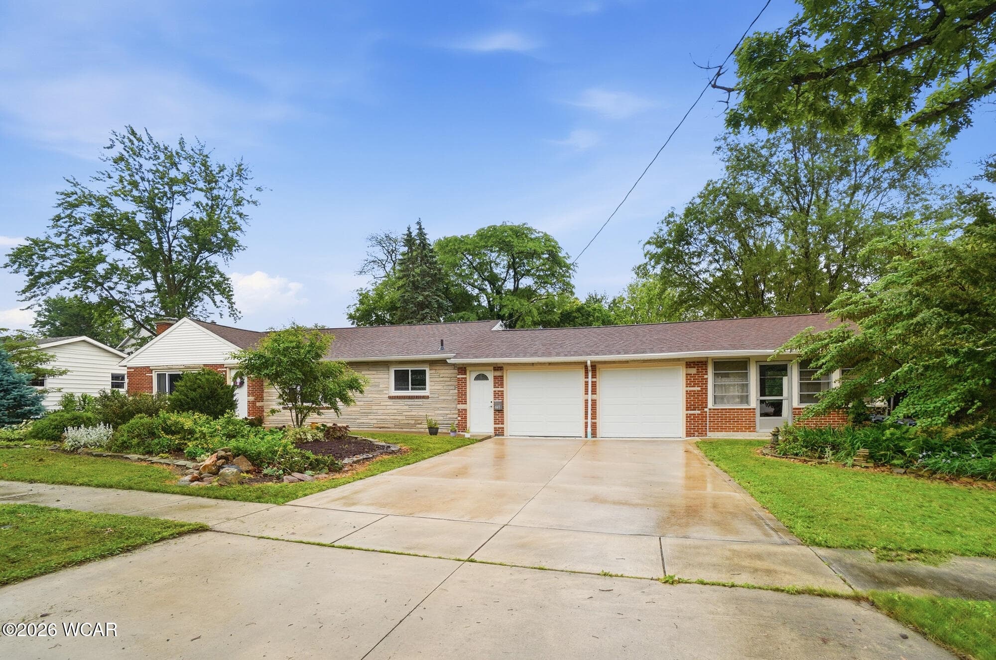 445 Glenwood photo 3