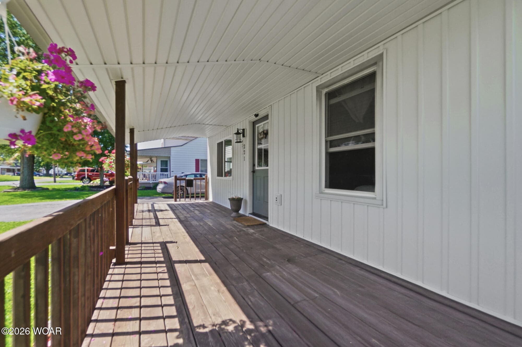 221 Elizabeth photo 4