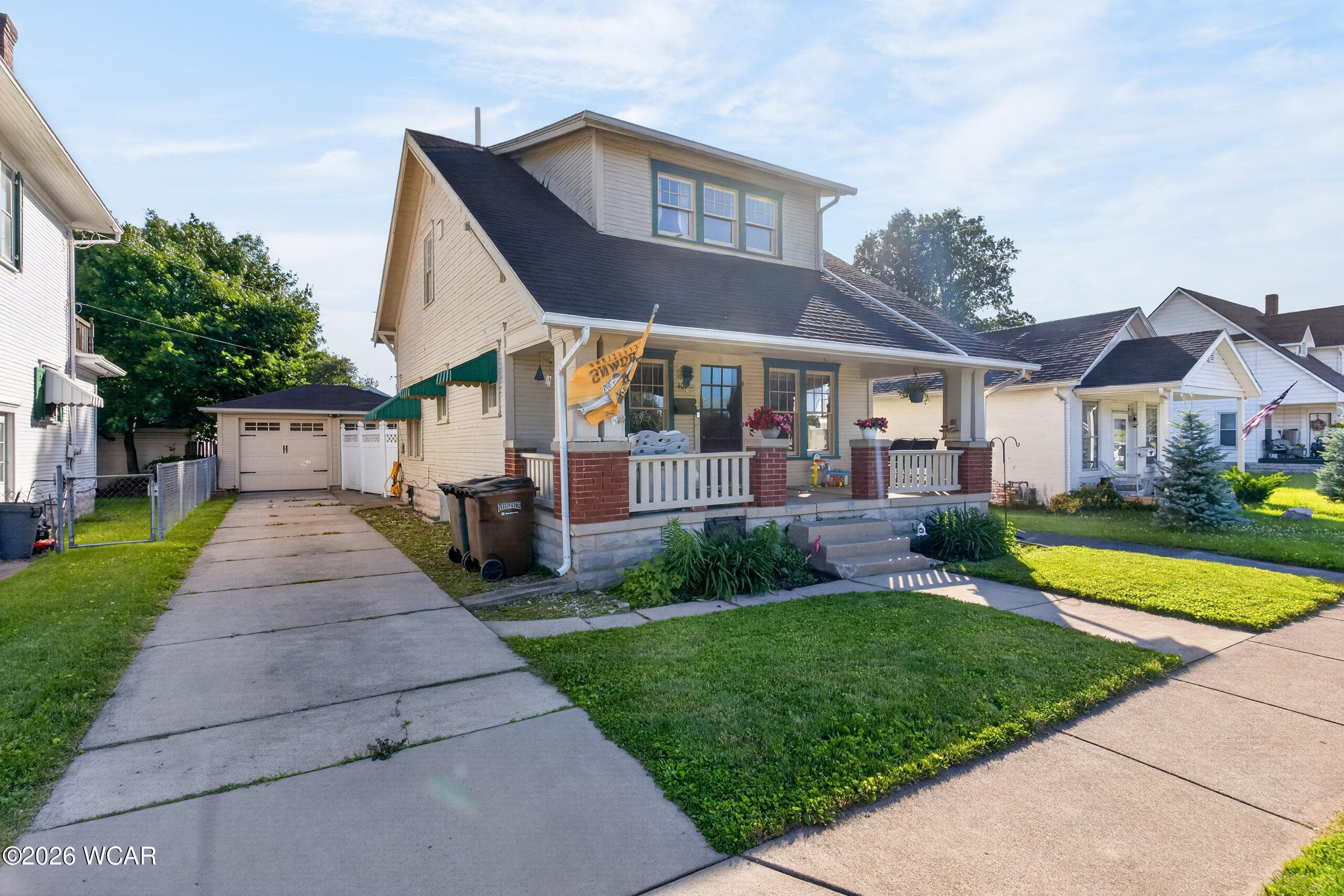 405 Riverside photo 3