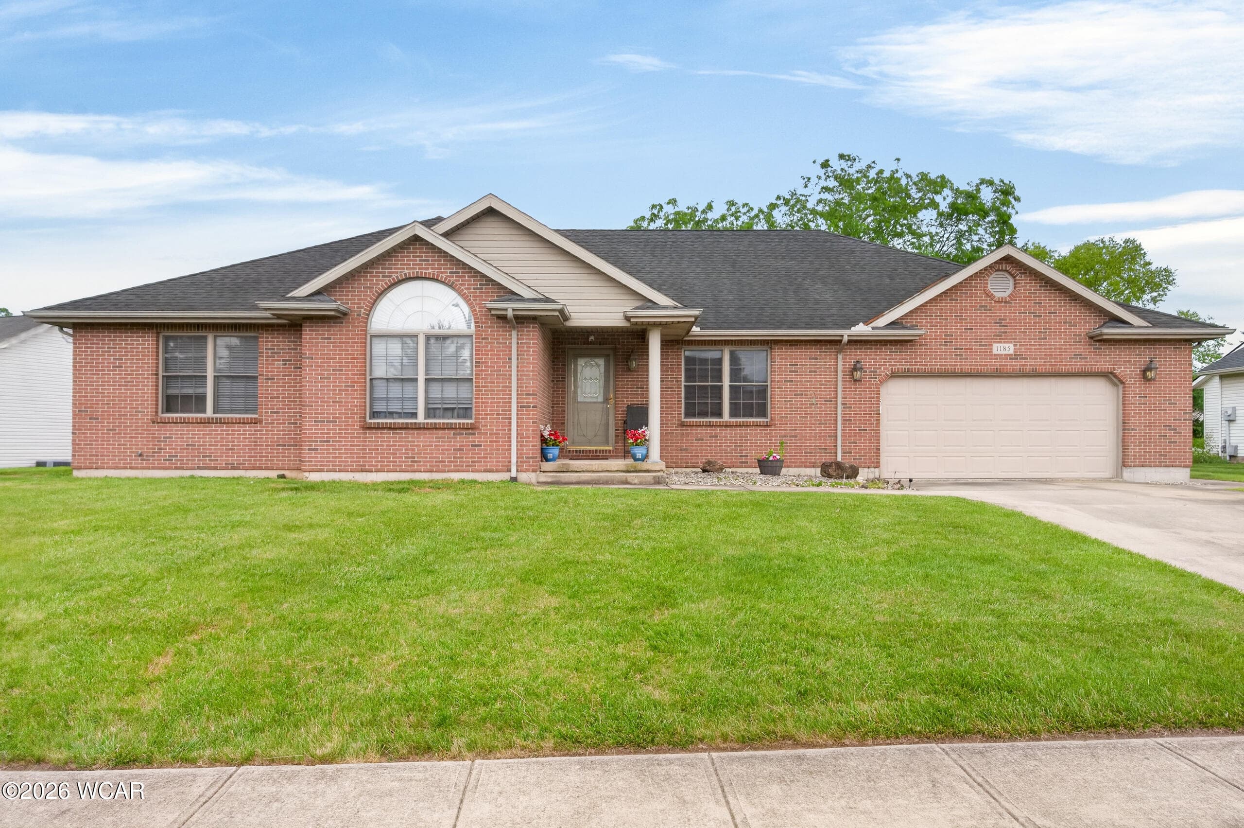 1185 Huron photo 2
