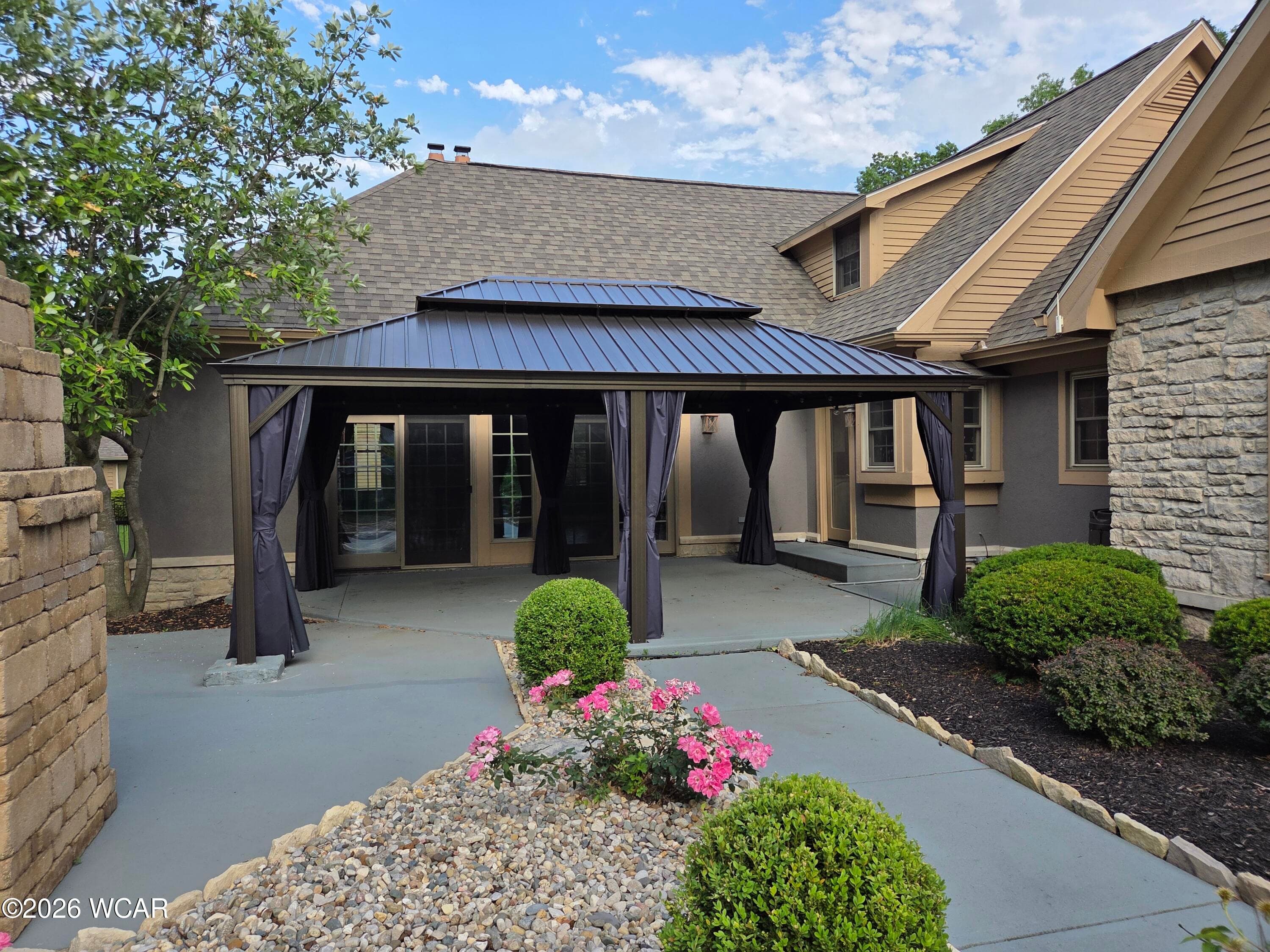 2326 Hampton photo 5
