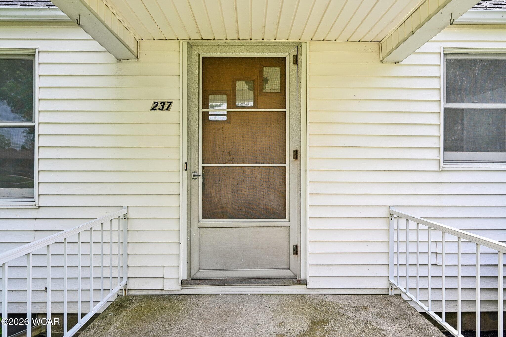 237 Leonard photo 5