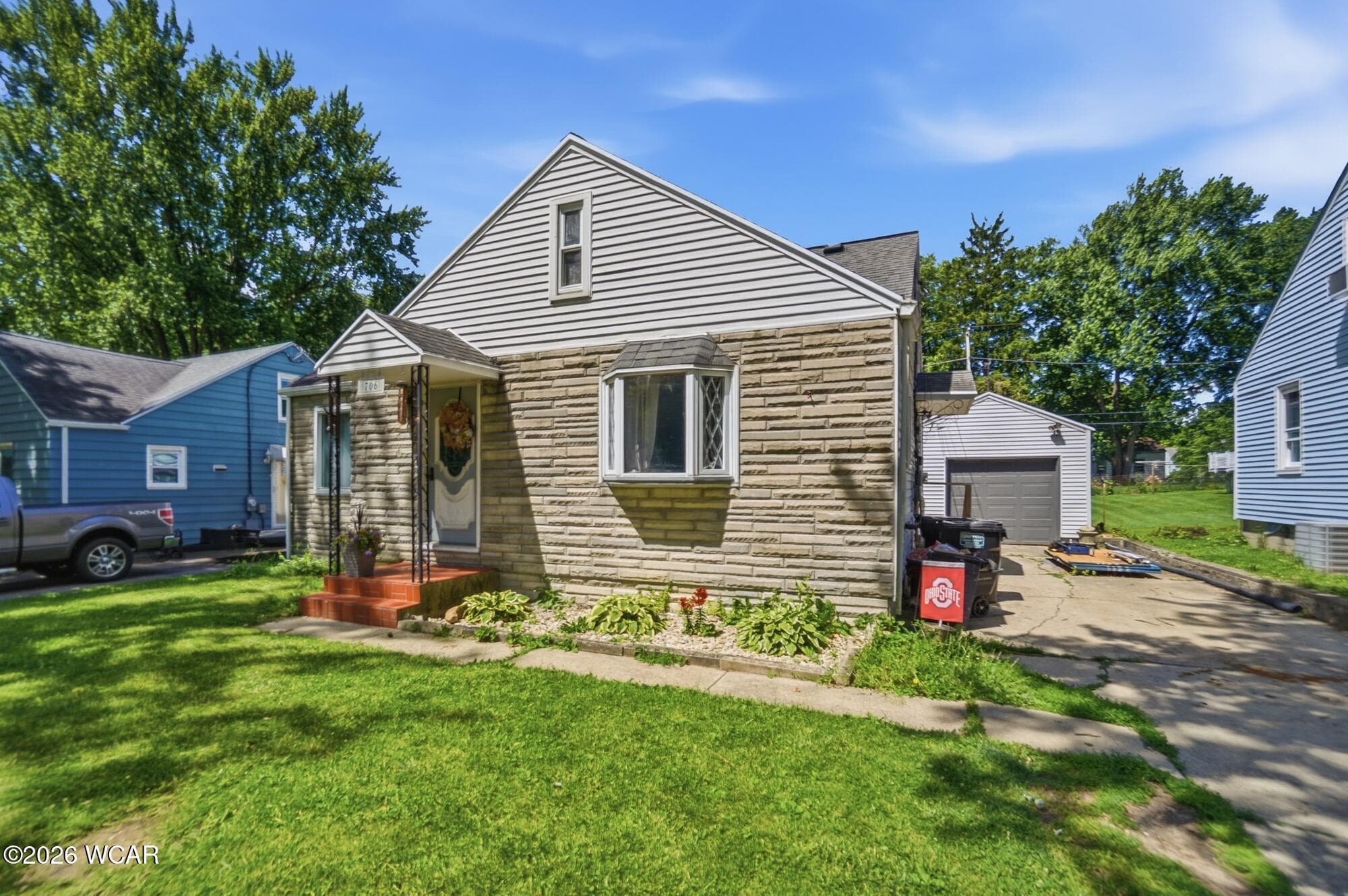 706 Radcliffe photo 4