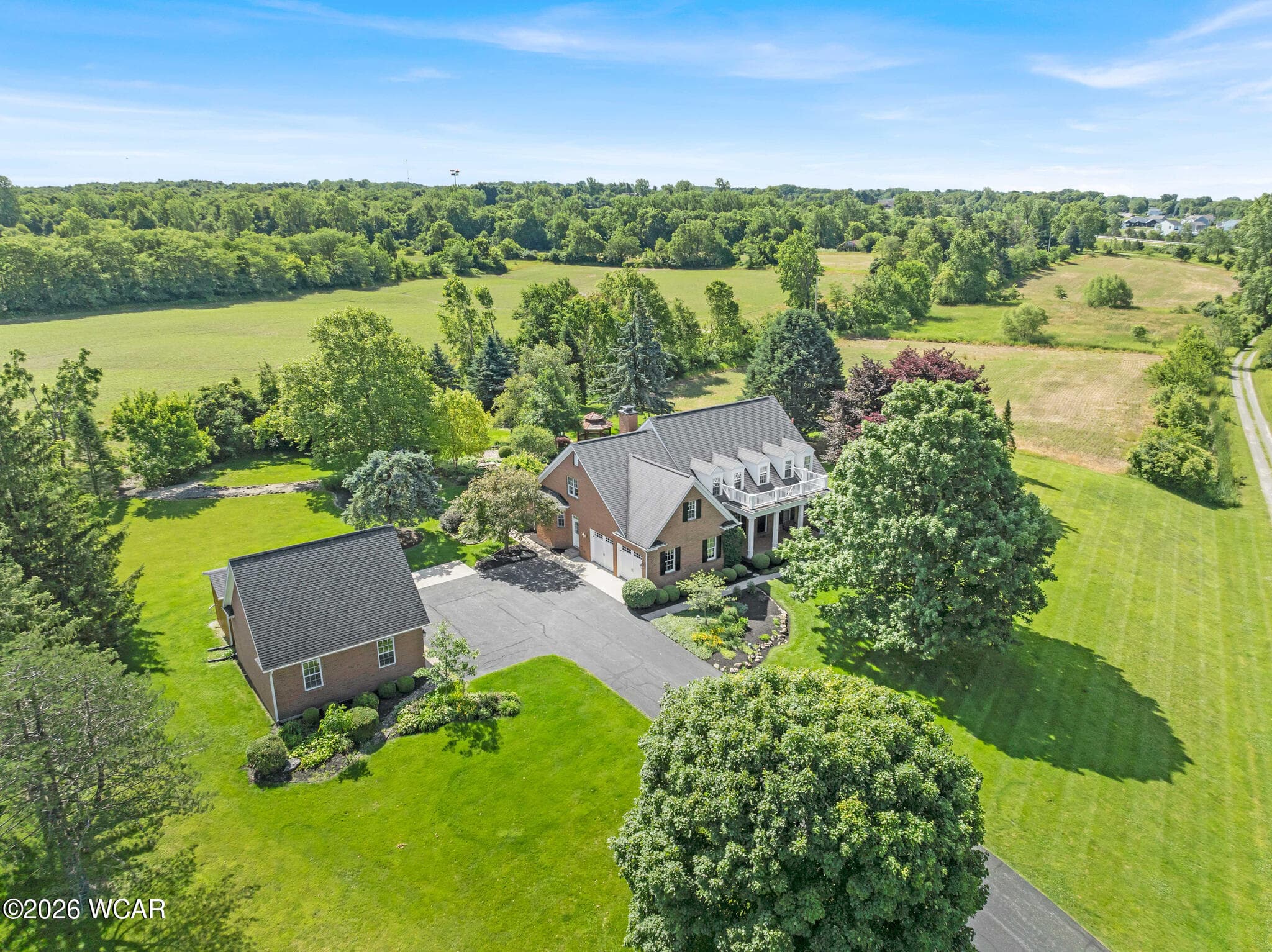 736 Arlington photo 2