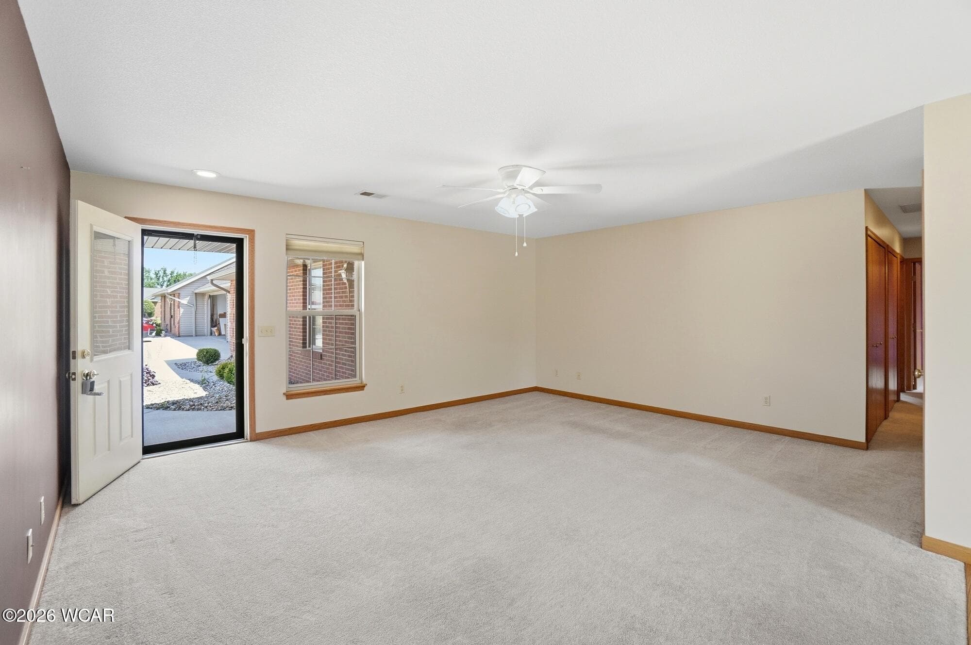 3848 Yale photo 5