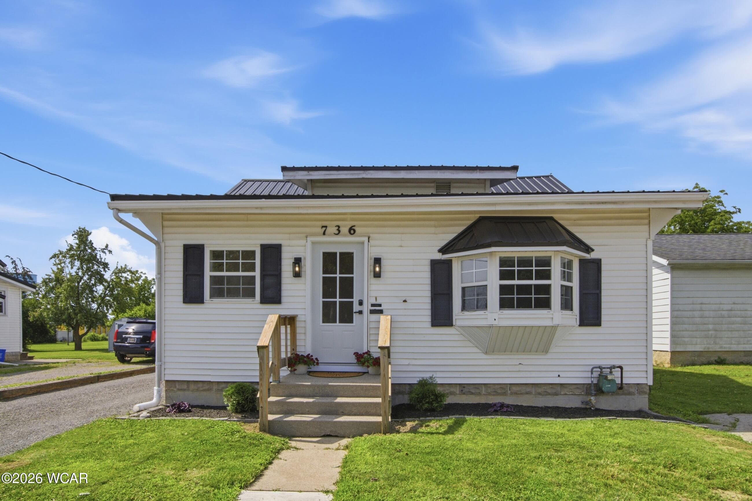 736 Leeson photo 2