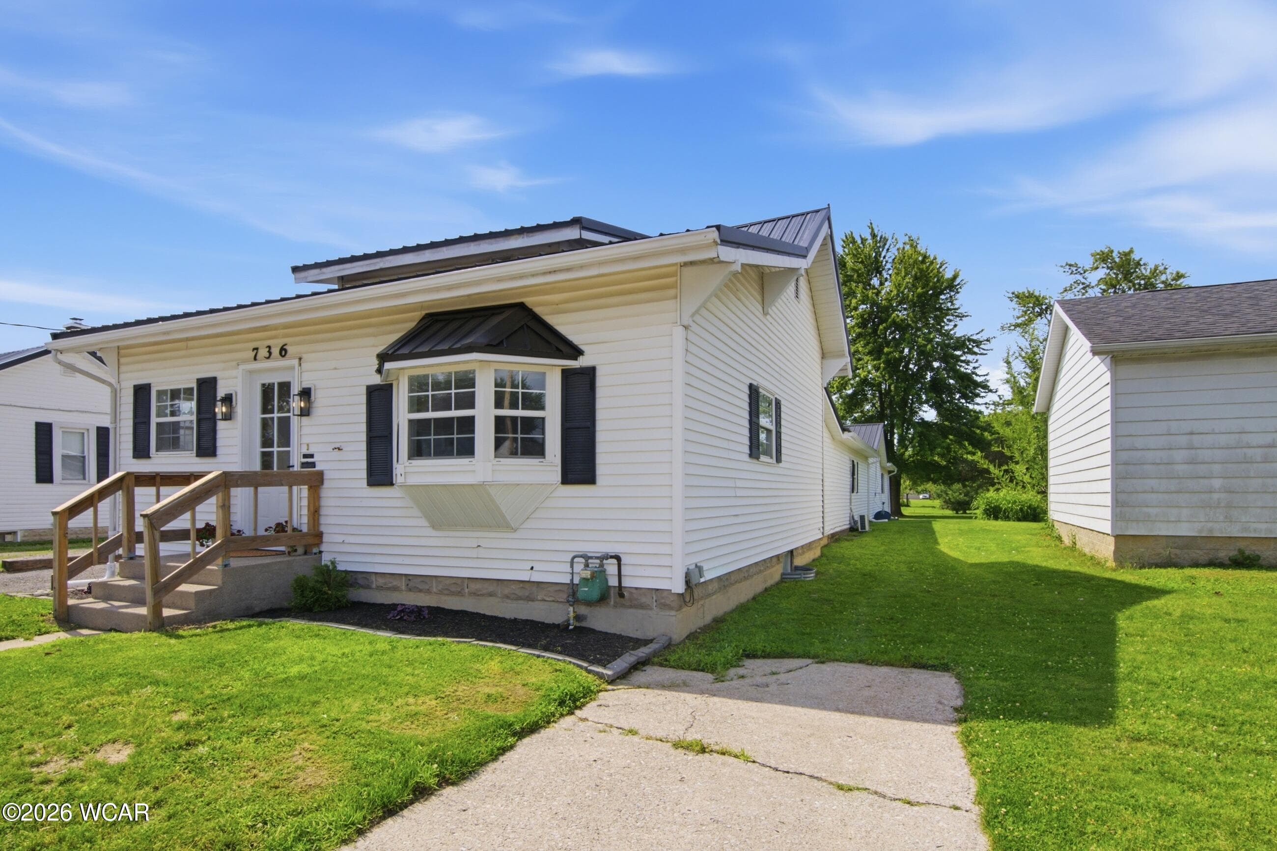 736 Leeson photo 3