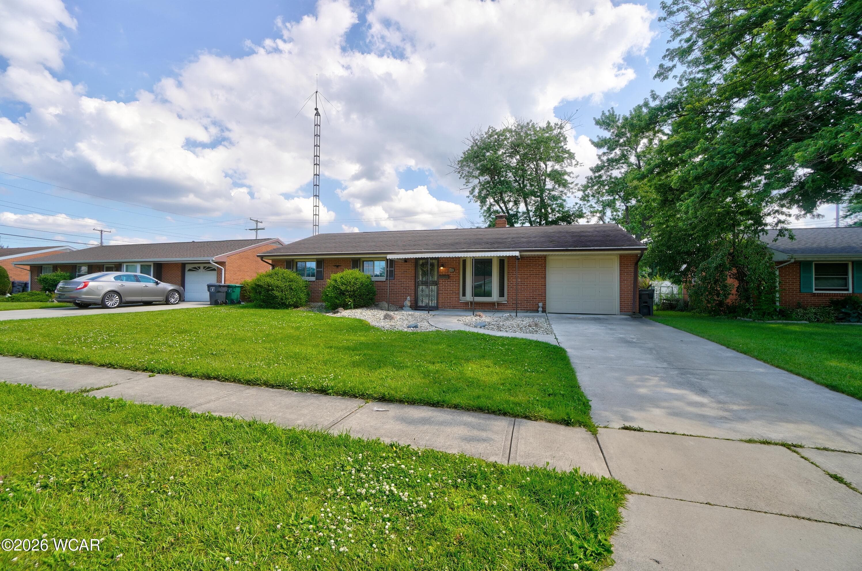 719 Lewis photo 3