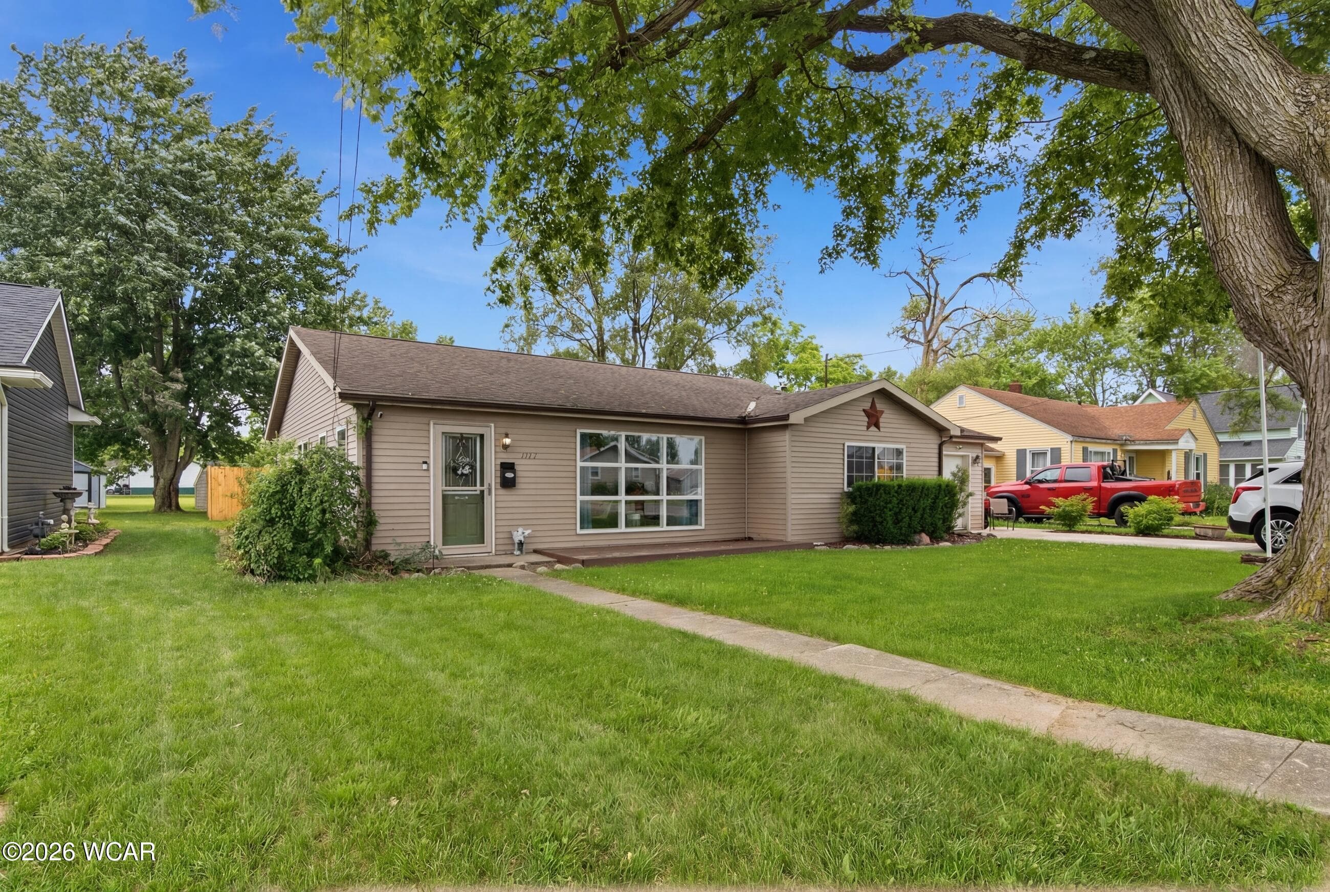 1122 Woodland photo 2