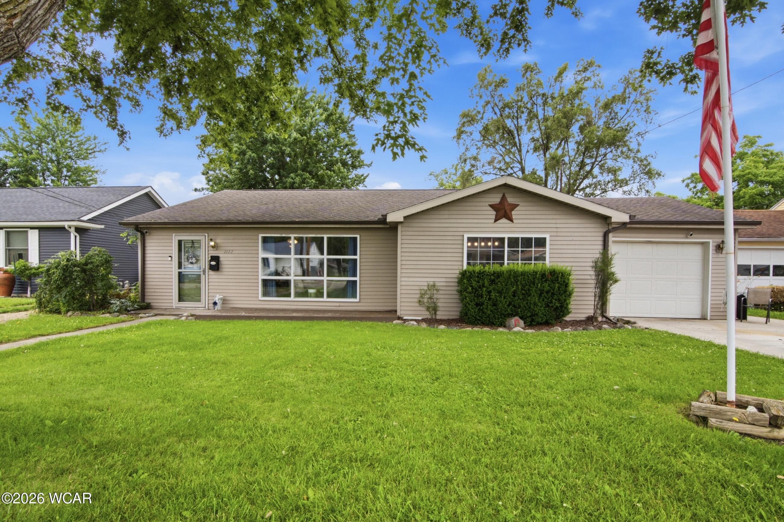 1122 Woodland