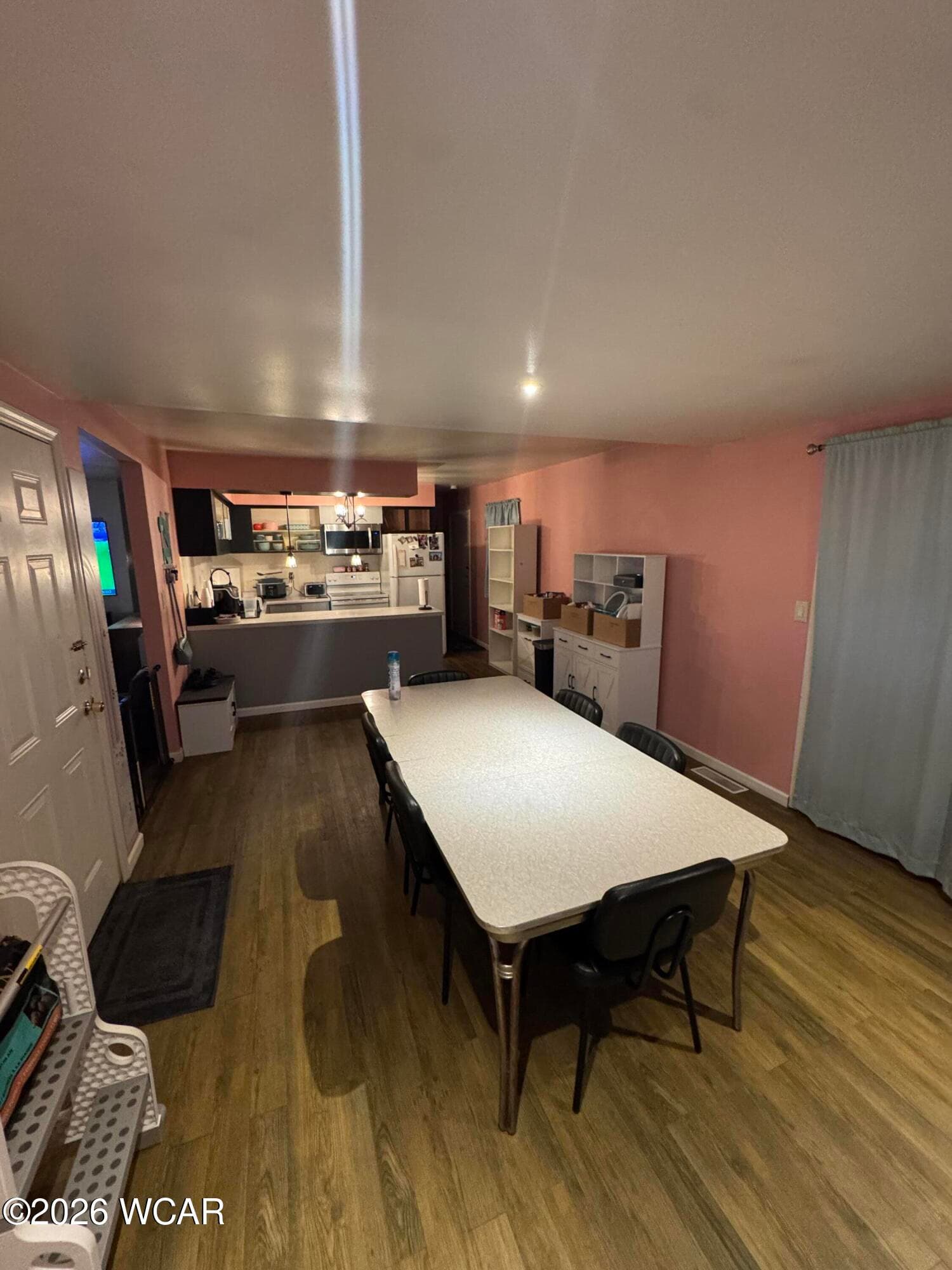 814 Mackenzie photo 3