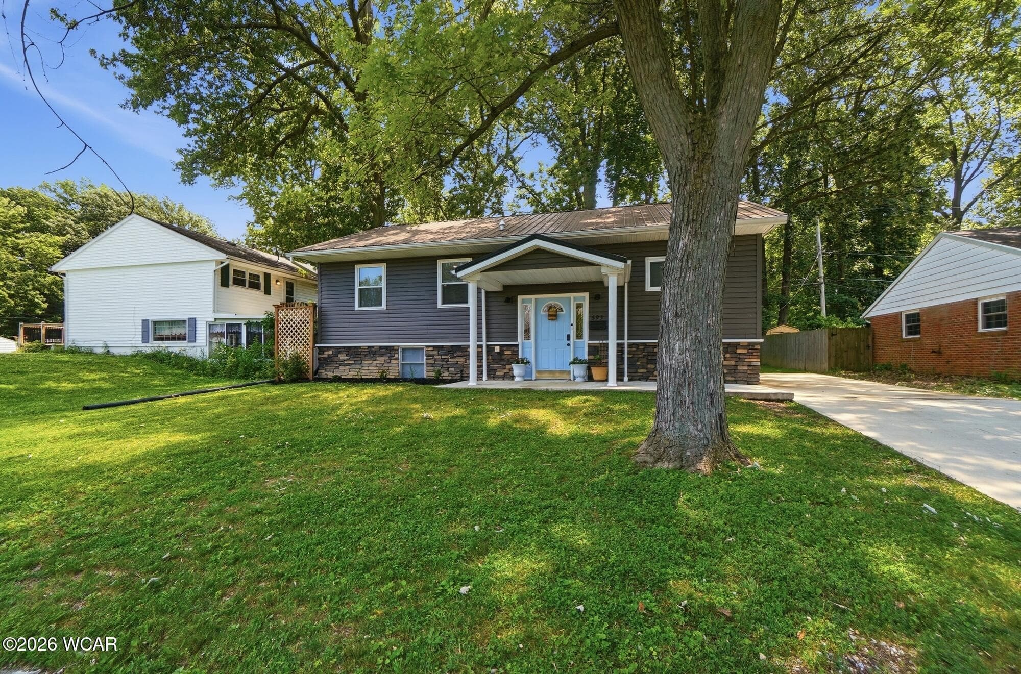 693 Lane photo 5