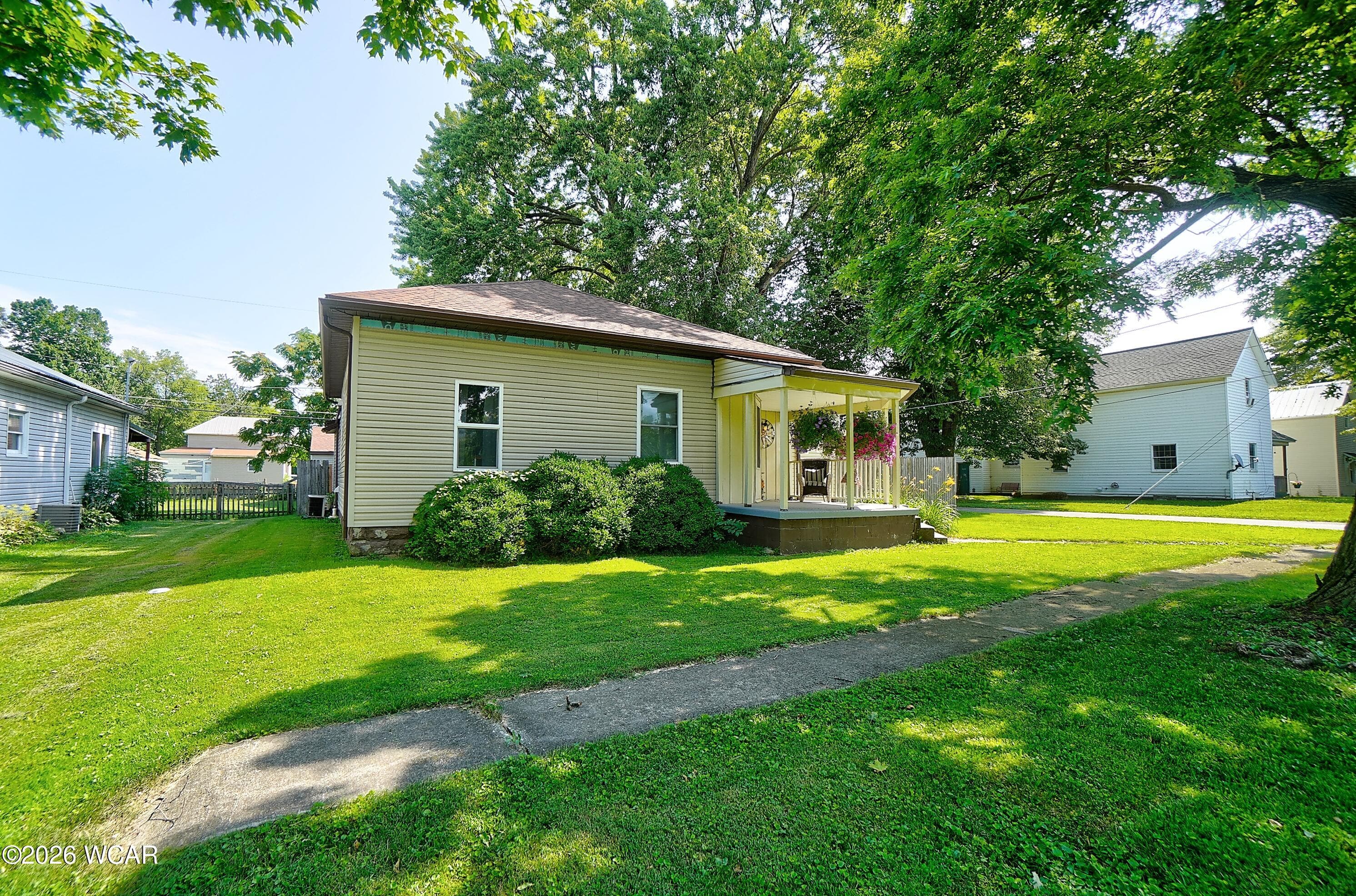 502 Robinson photo 4