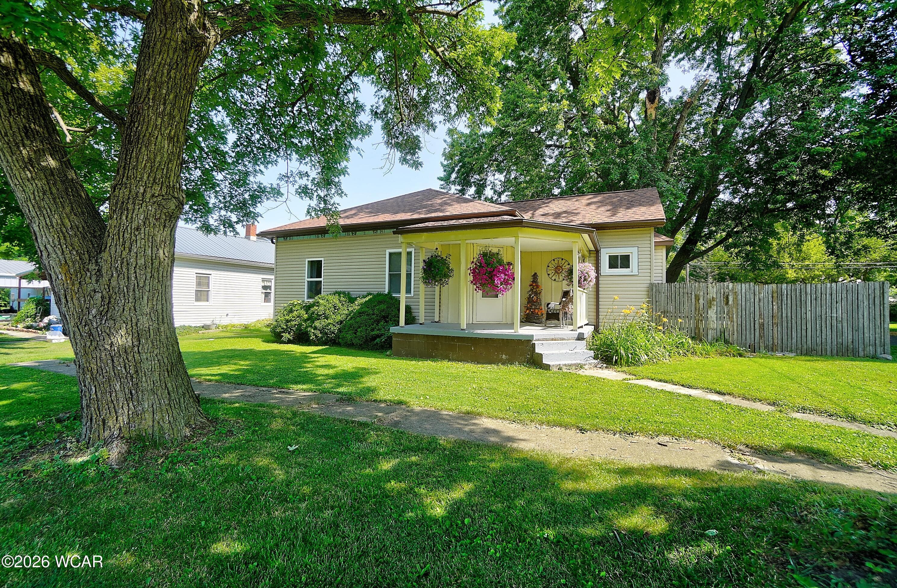 502 Robinson photo 5