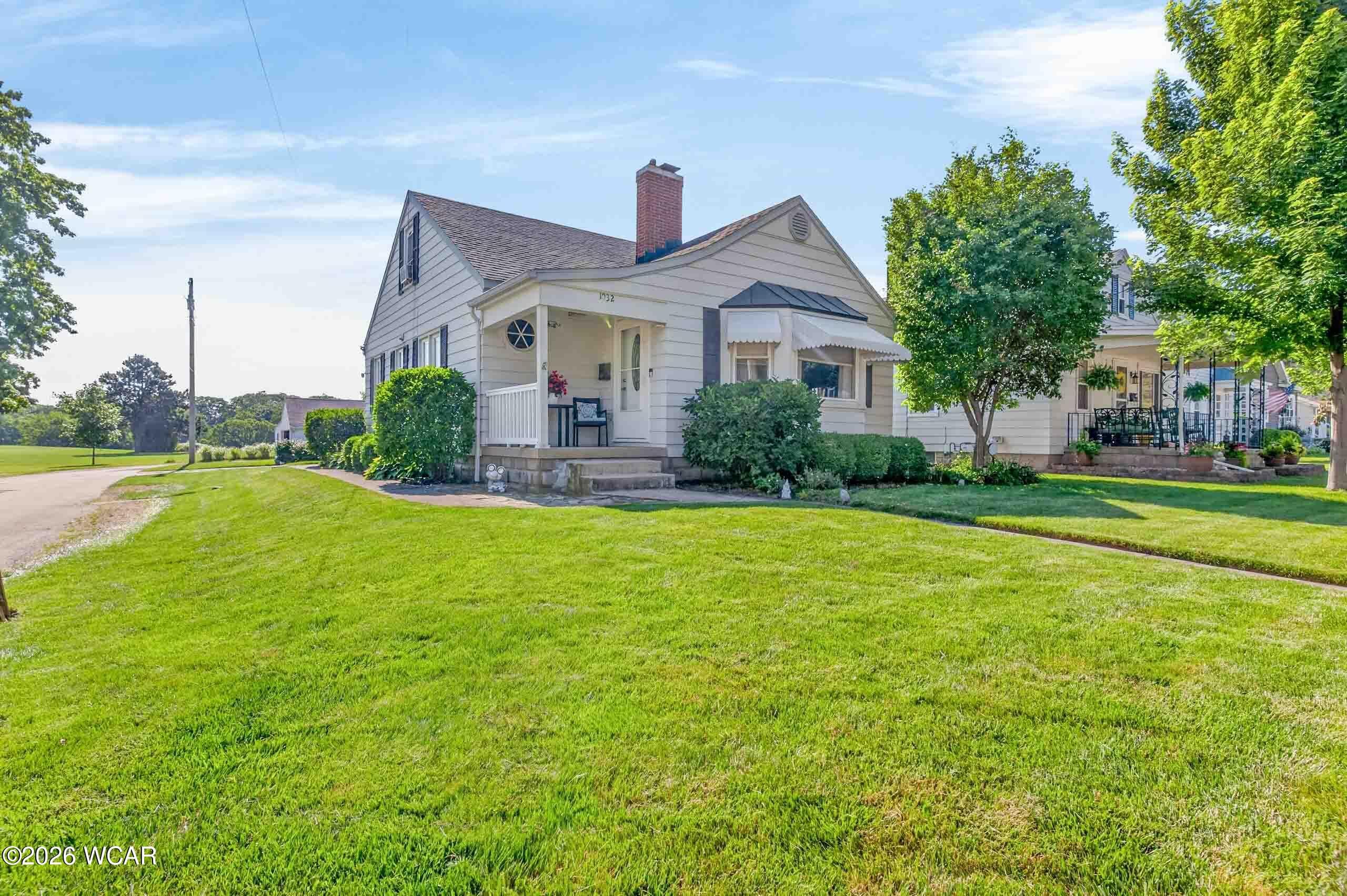 1032 Broadway photo 2