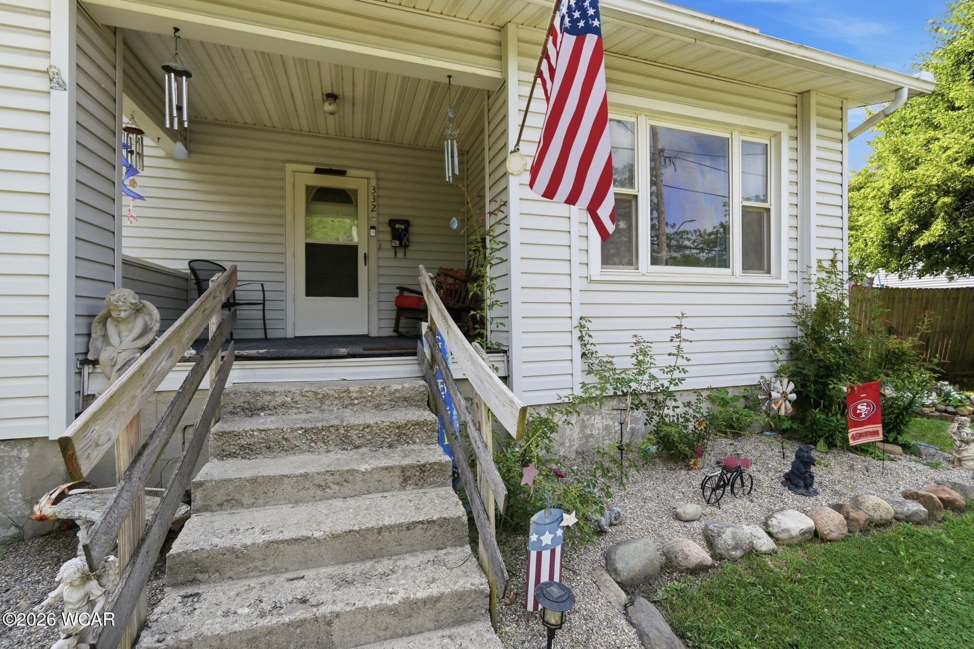 332 Collett photo 3