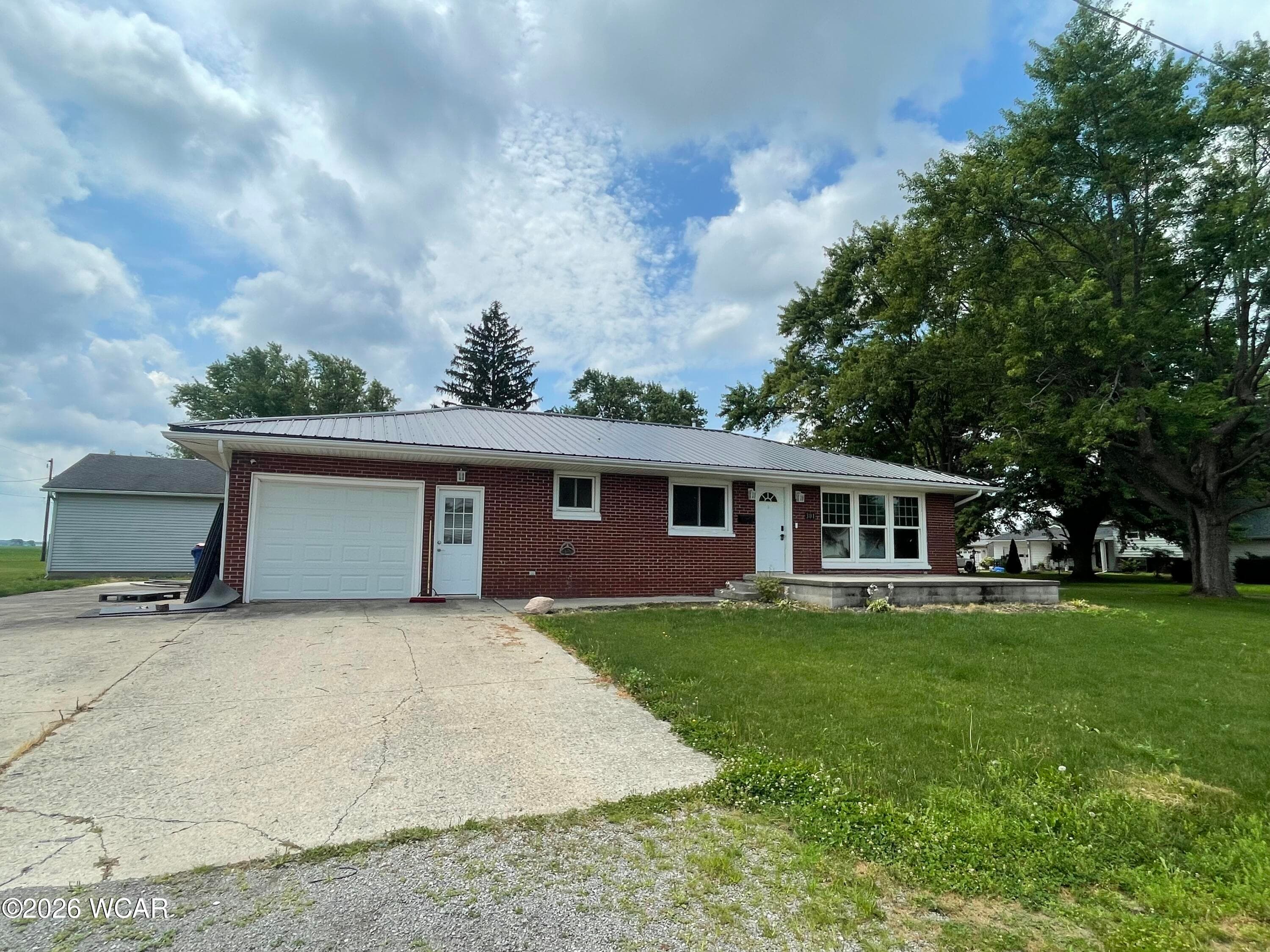301 Marion photo 3