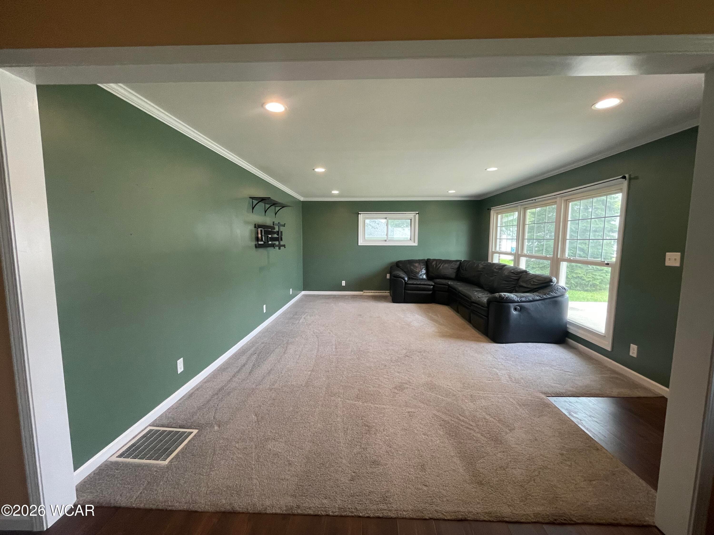 301 Marion photo 5
