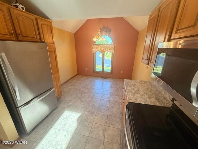 130 Oak photo 3