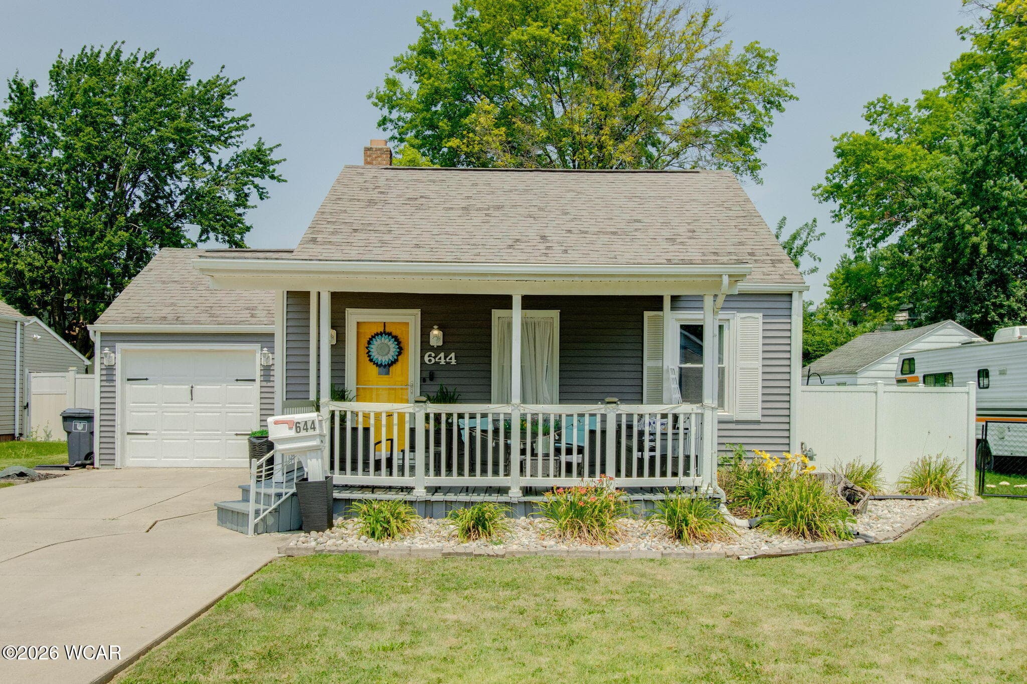 644 Grand