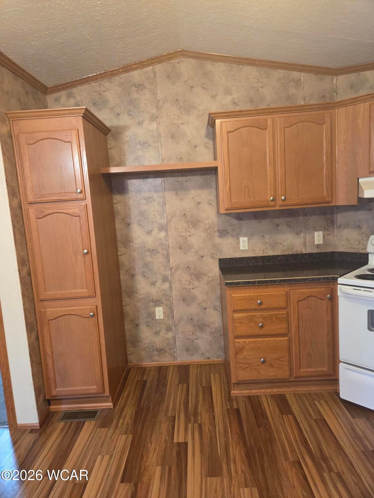 228 Mahoning photo 3