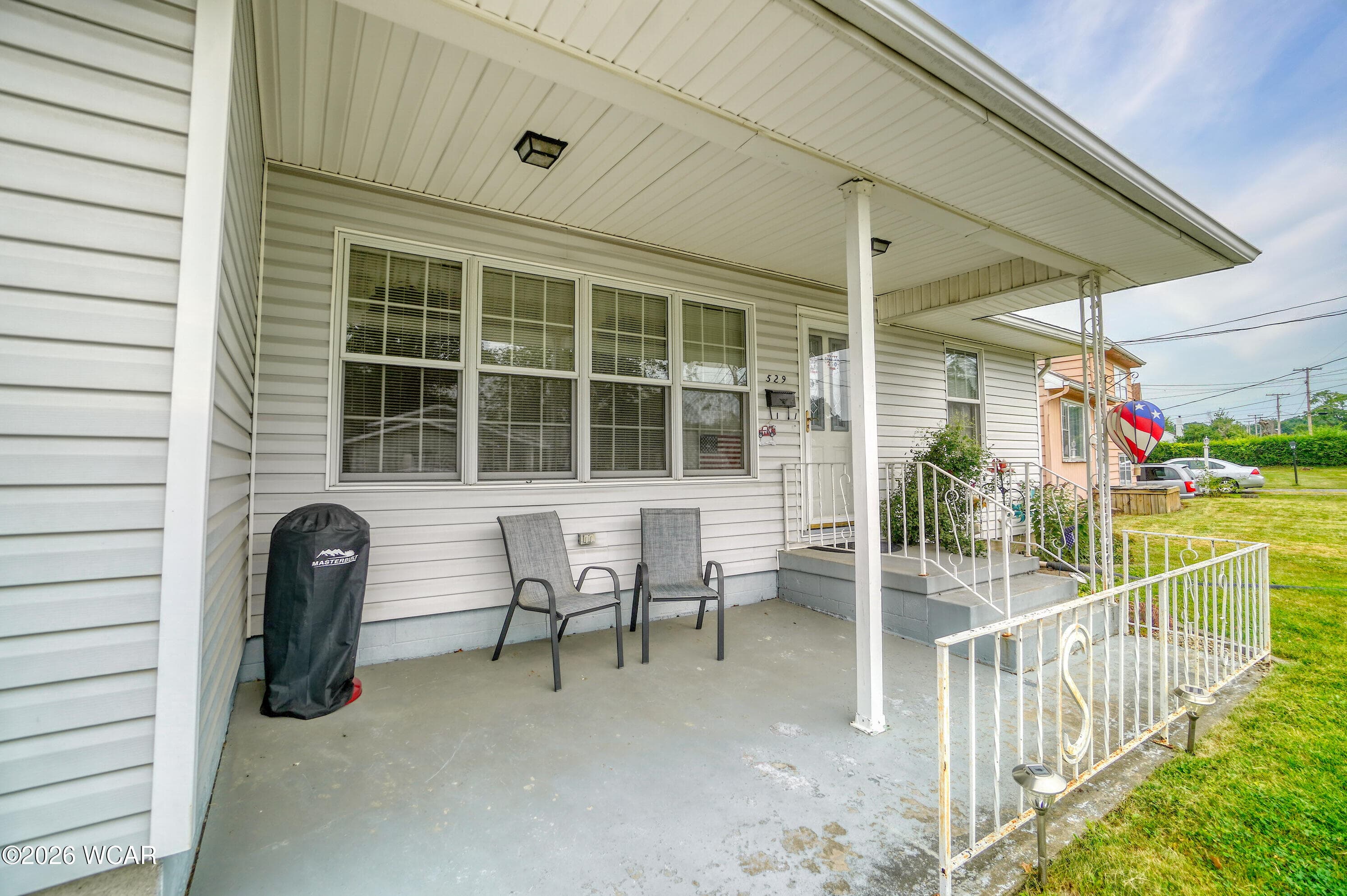 529 Nixon photo 5