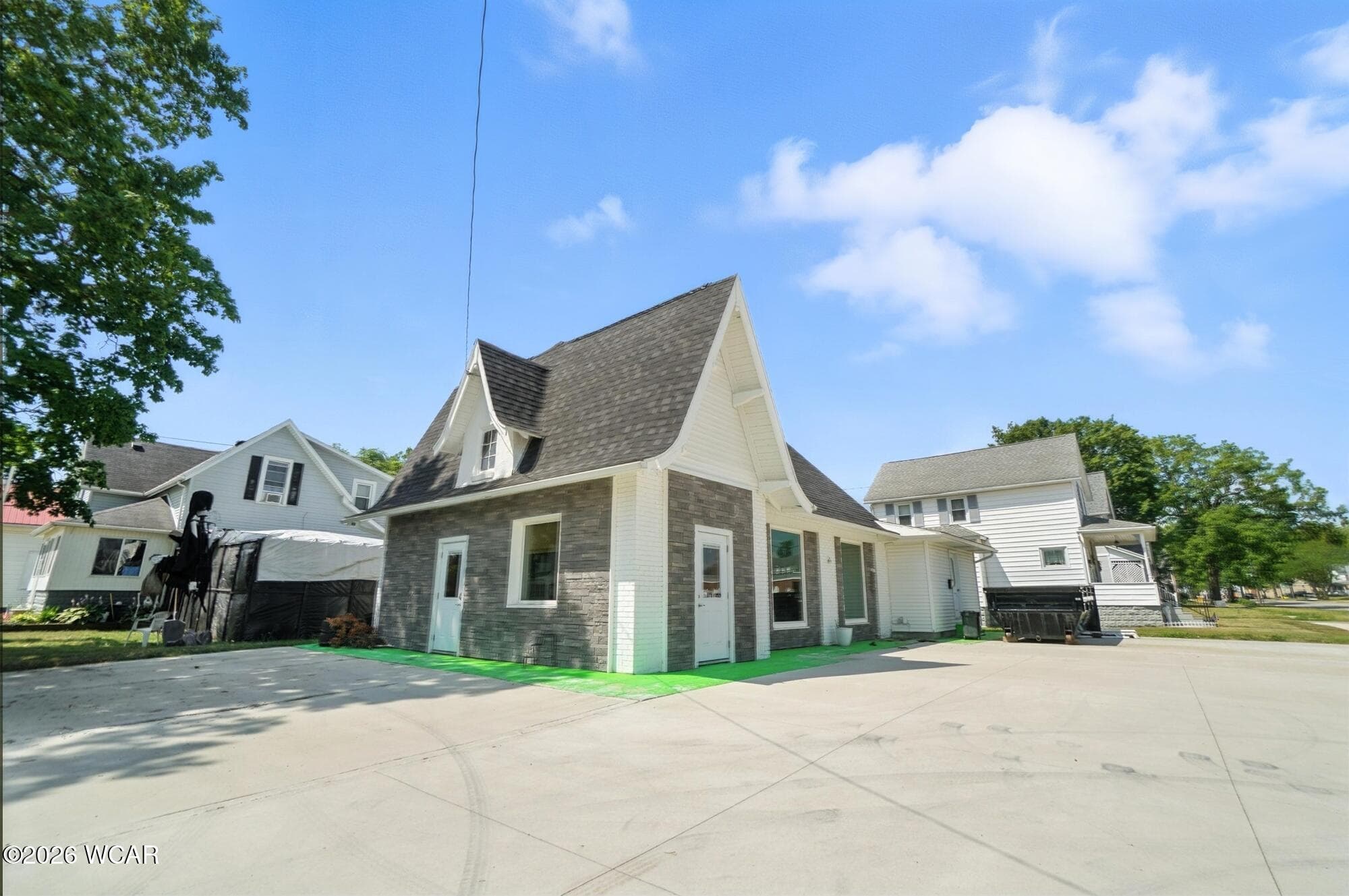 620 Main photo 2
