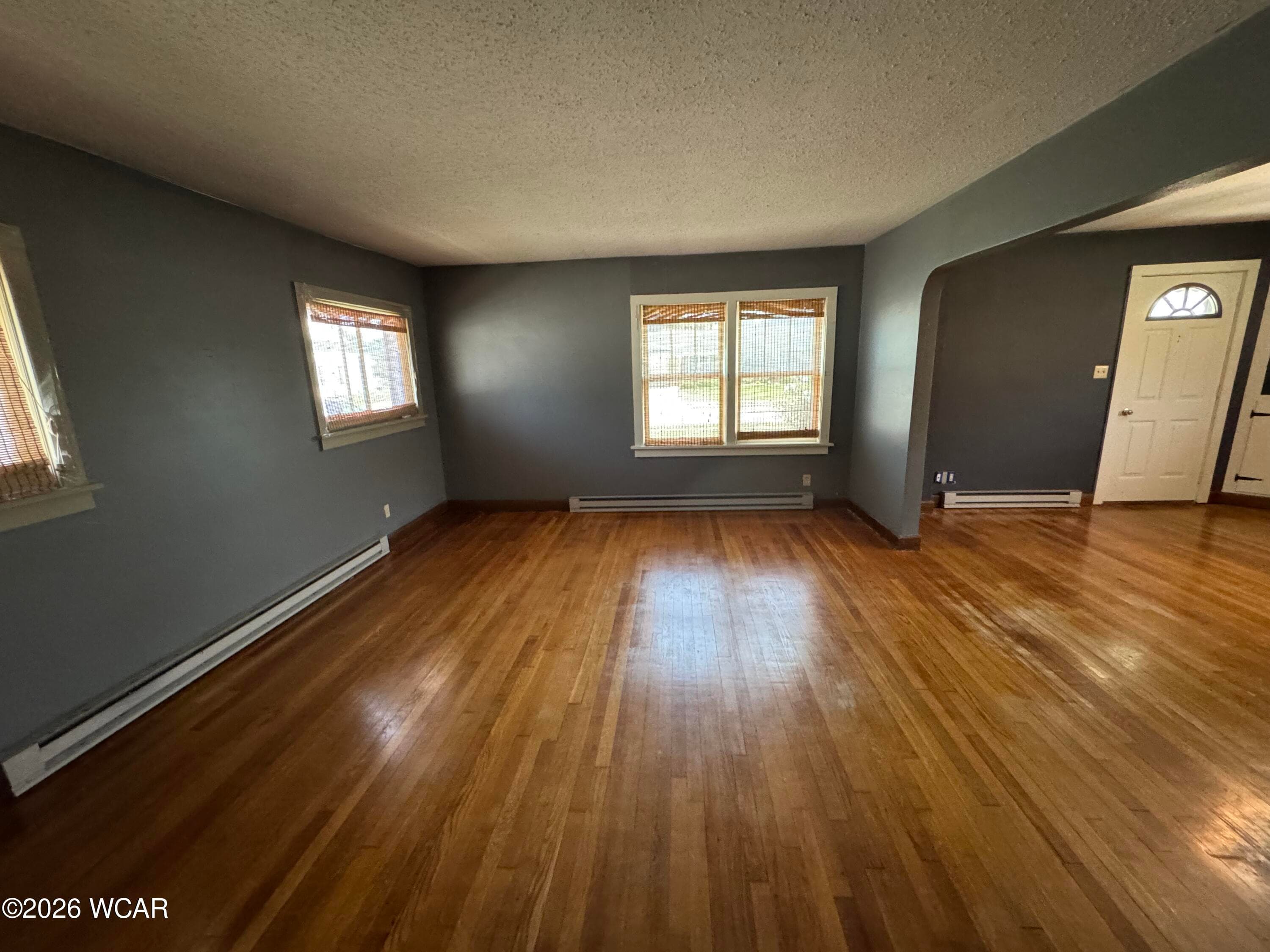 1087 Locust photo 4