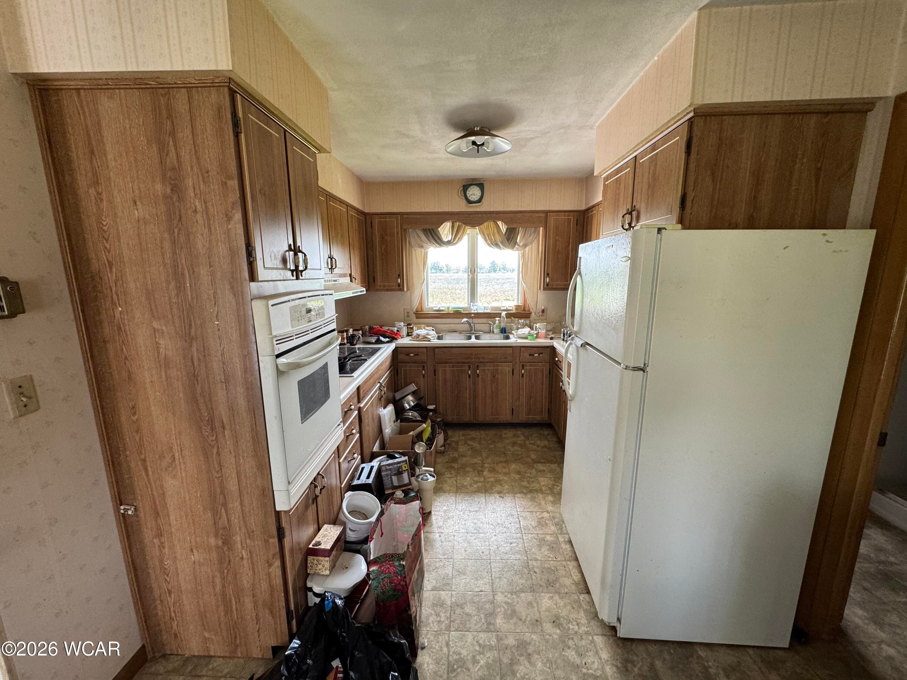 4052 Main photo 4