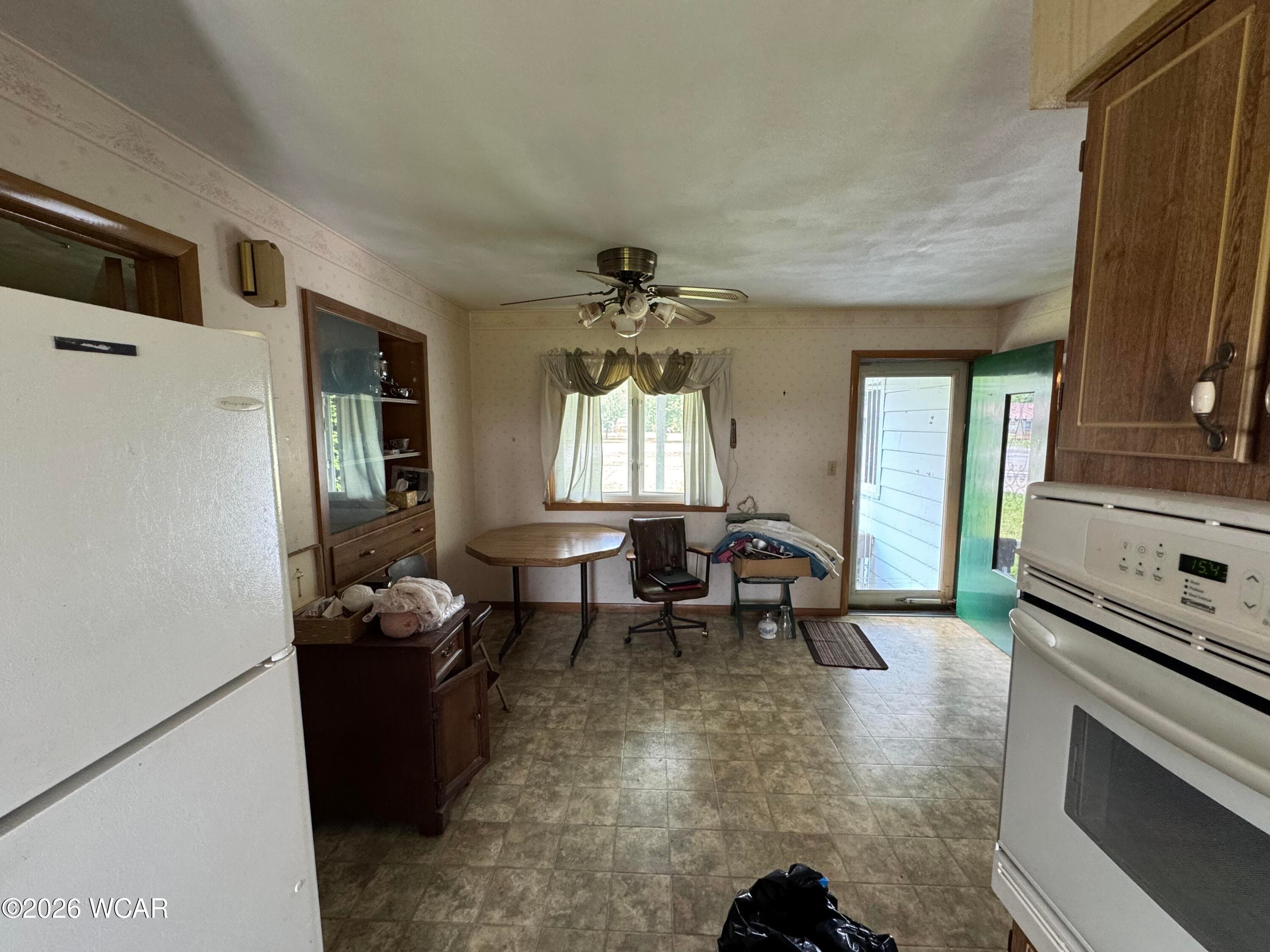 4052 Main photo 5