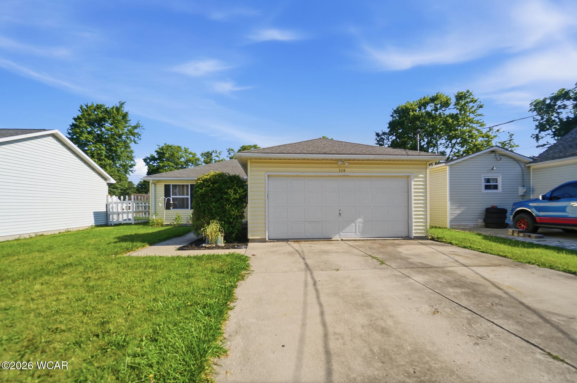 228 Lester