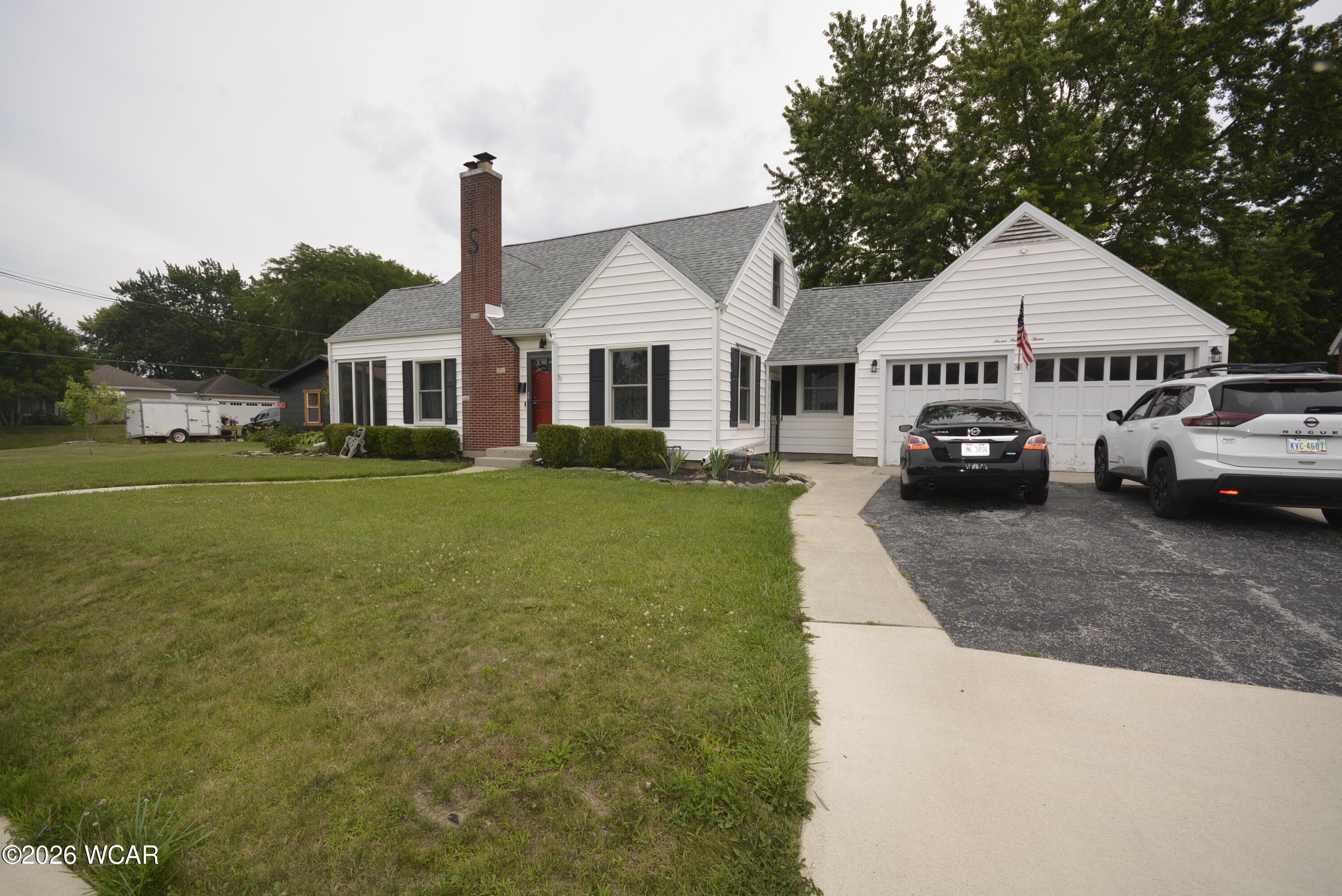 703 Benton photo 2