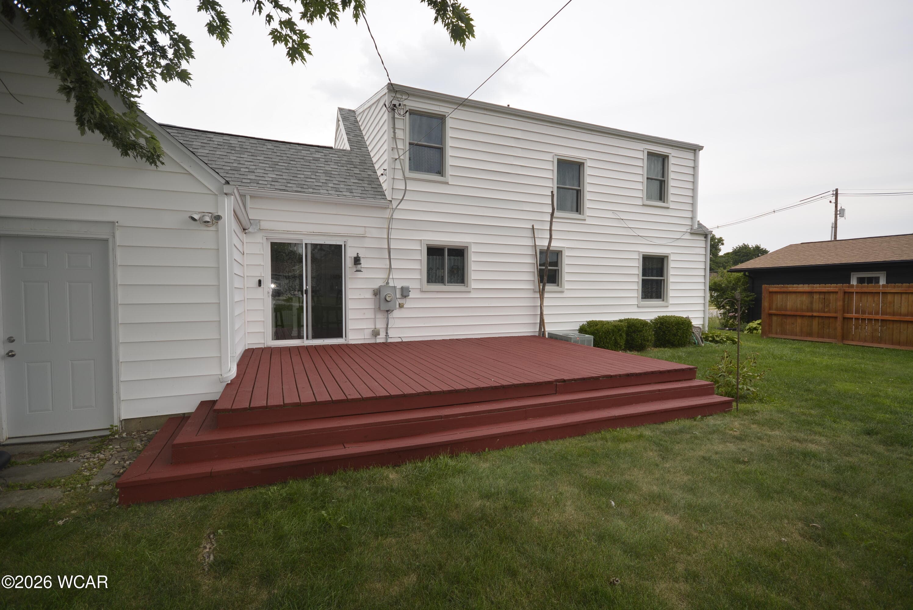 703 Benton photo 3