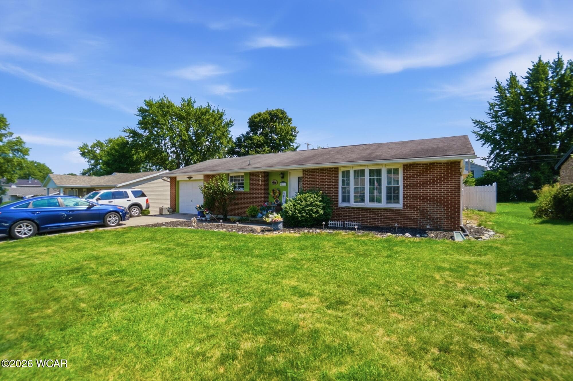 821 Circle photo 3