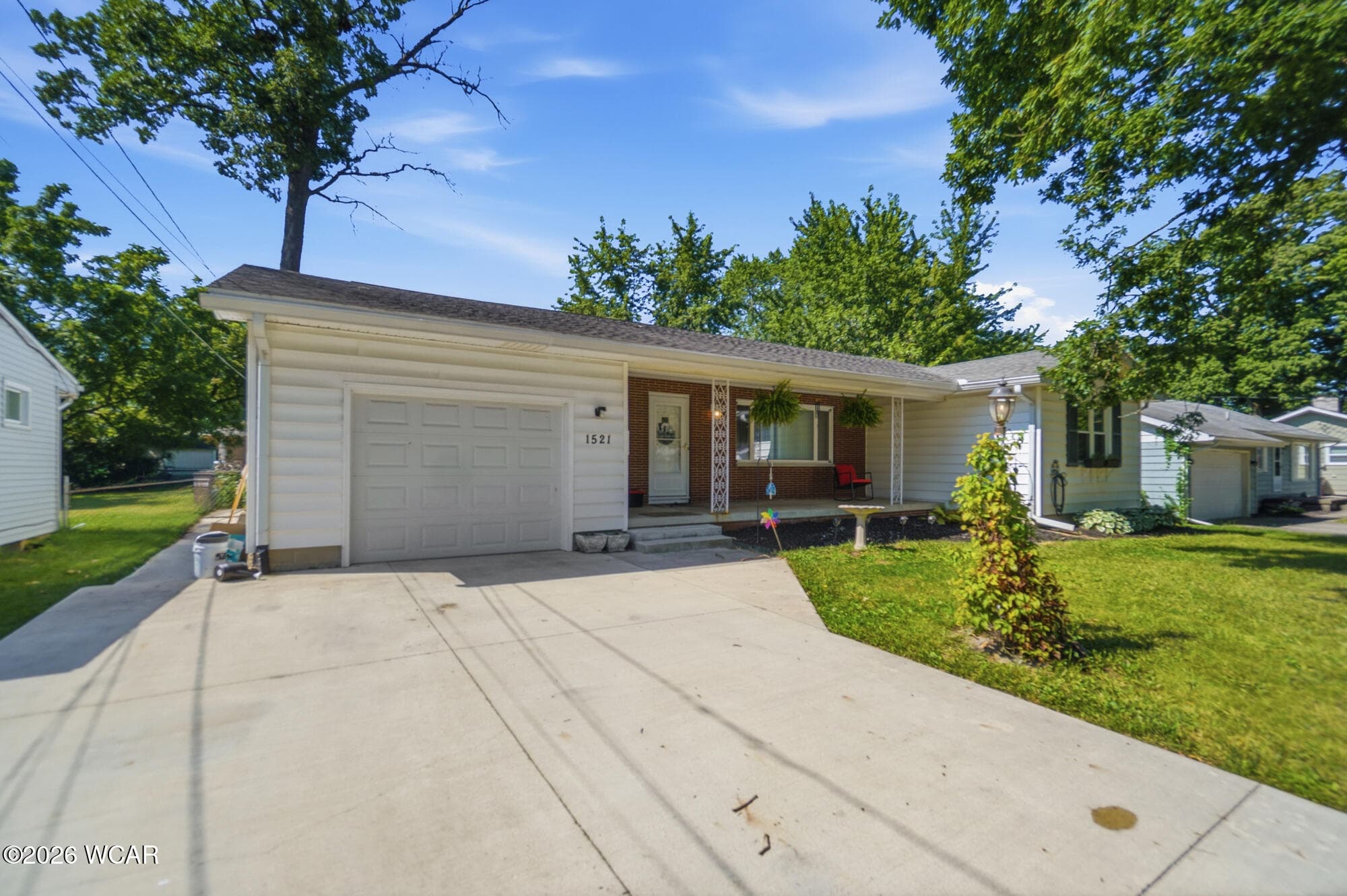 1521 Latham photo 3